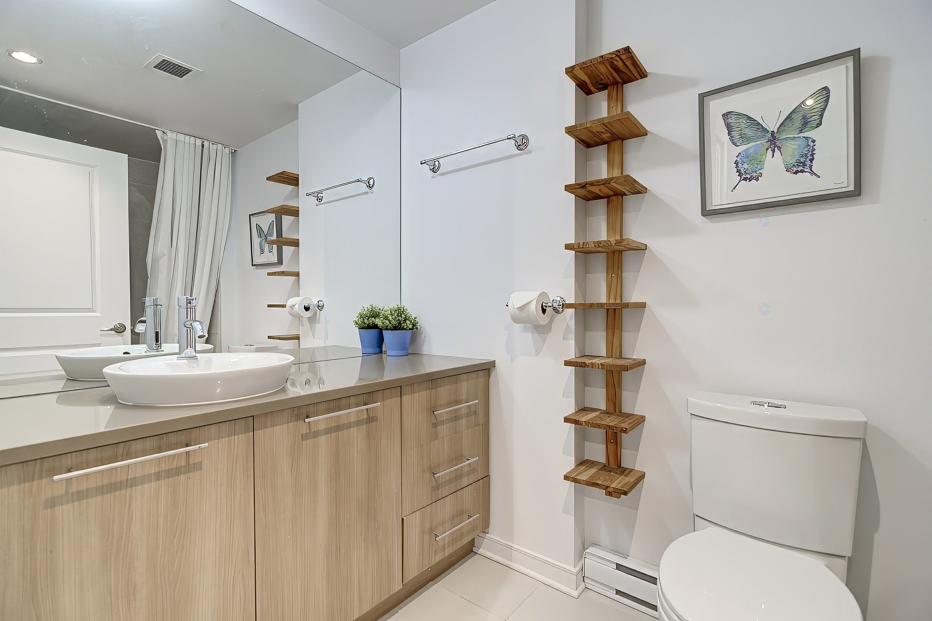 









1248


Av. de l'Hôtel-de-Ville

, 208,
Montréal (Ville-Marie),




QC
H2X0B2

