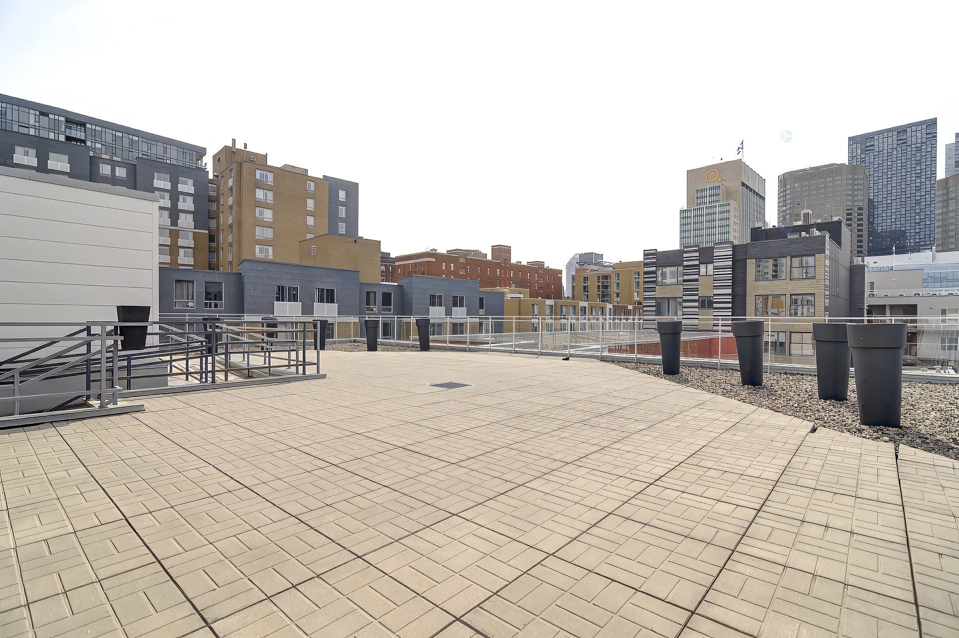 









1248


Av. de l'Hôtel-de-Ville

, 208,
Montréal (Ville-Marie),




QC
H2X0B2

