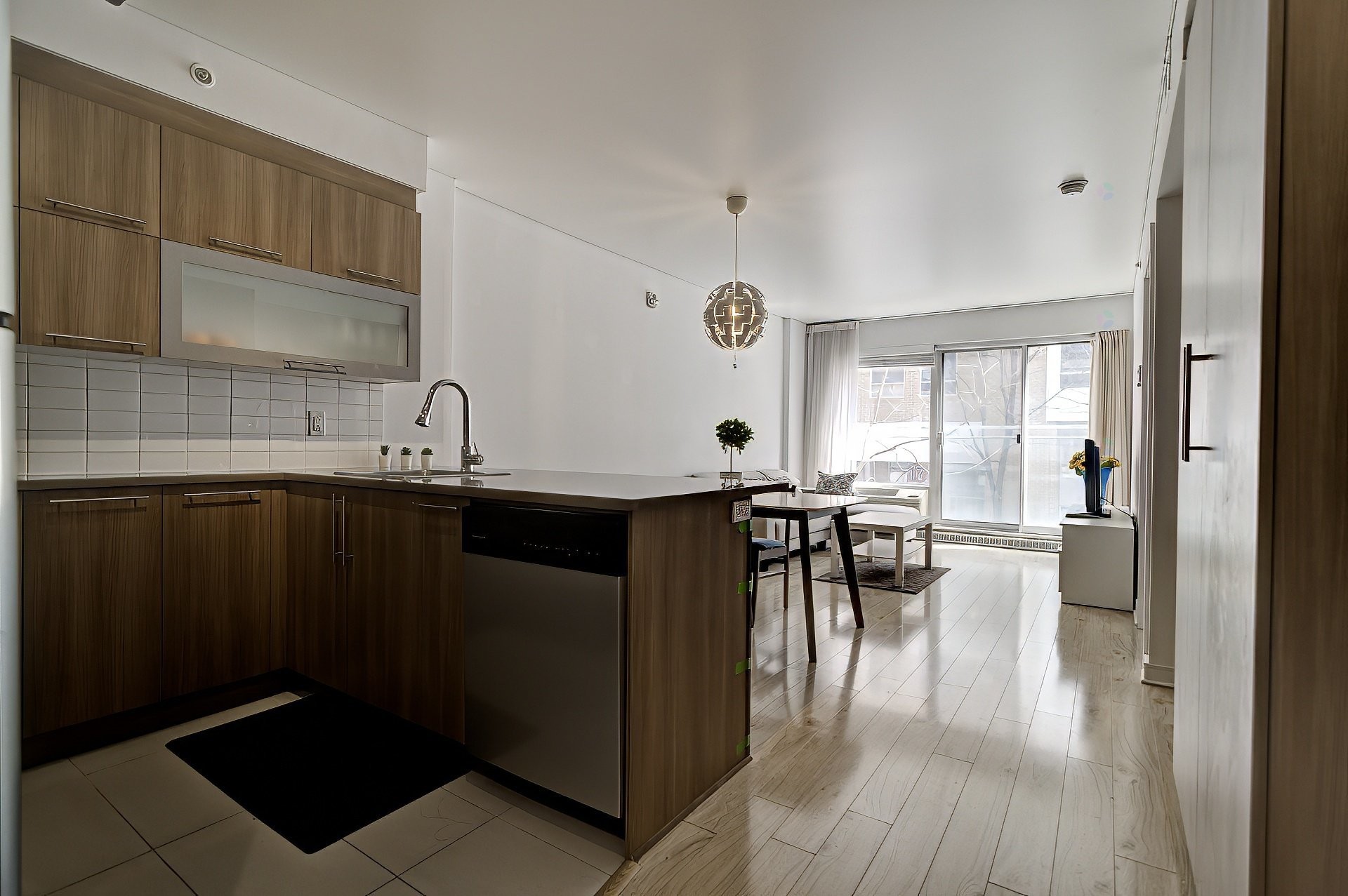 









1248


Av. de l'Hôtel-de-Ville

, 208,
Montréal (Ville-Marie),




QC
H2X0B2

