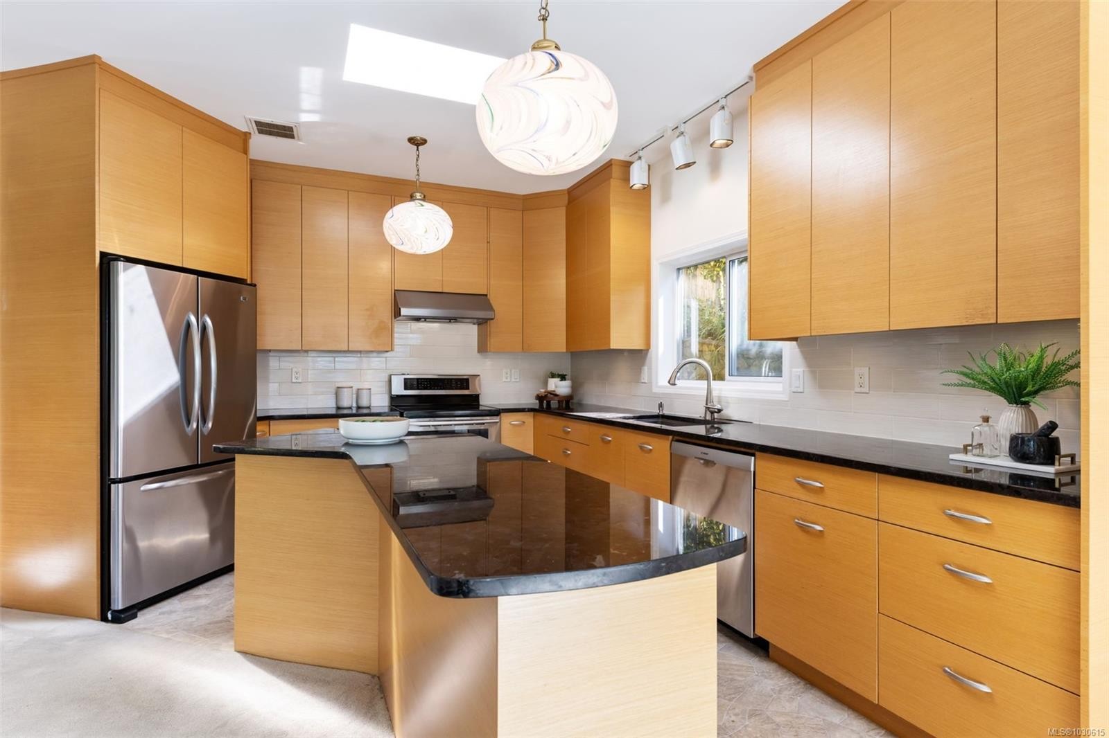 









312


Clifton

Terr,
Esquimalt,




BC
V9A 5X9


