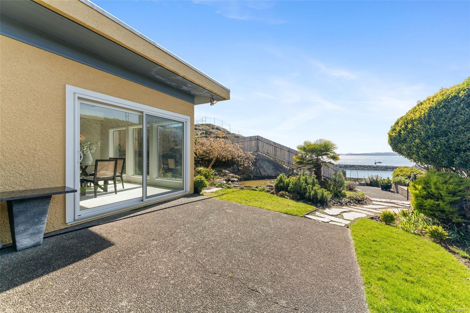 









312


Clifton

Terr,
Esquimalt,




BC
V9A 5X9

