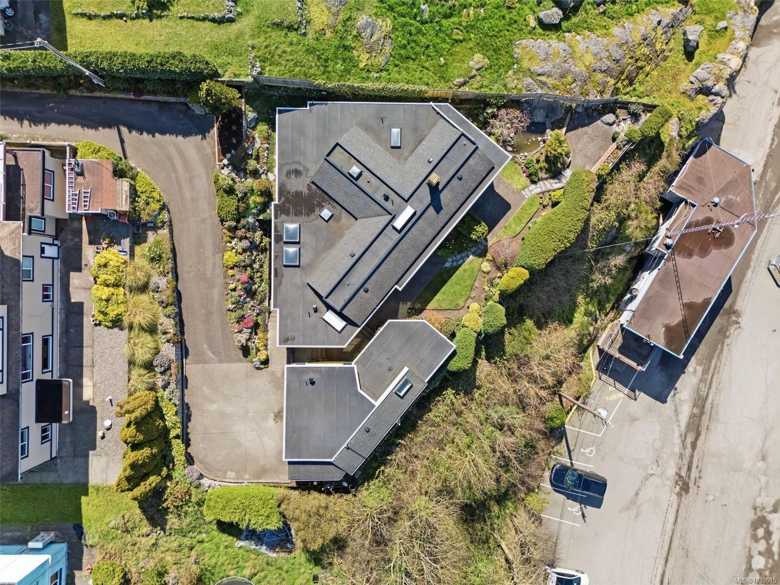 









312


Clifton

Terr,
Esquimalt,




BC
V9A 5X9

