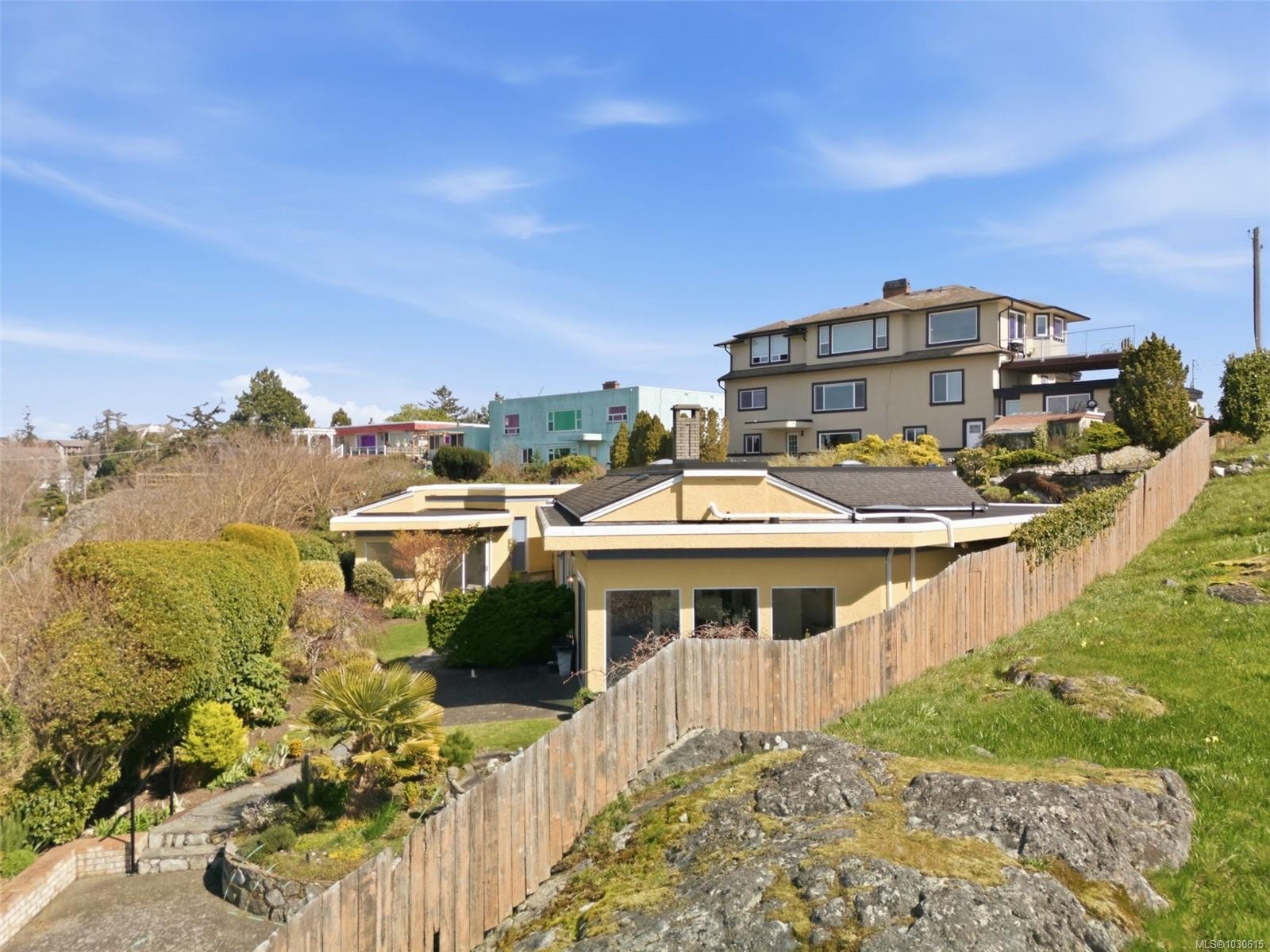









312


Clifton

Terr,
Esquimalt,




BC
V9A 5X9

