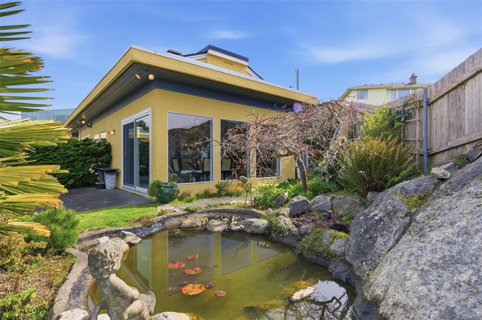 









312


Clifton

Terr,
Esquimalt,




BC
V9A 5X9


