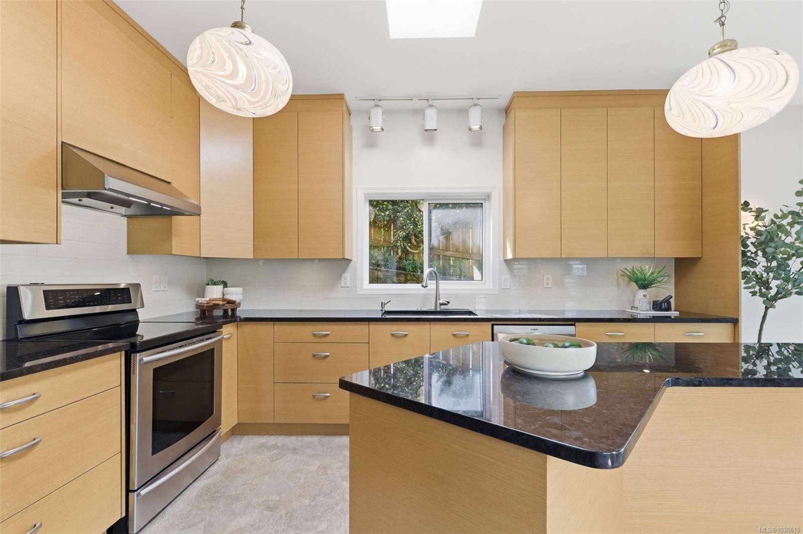 









312


Clifton

Terr,
Esquimalt,




BC
V9A 5X9

