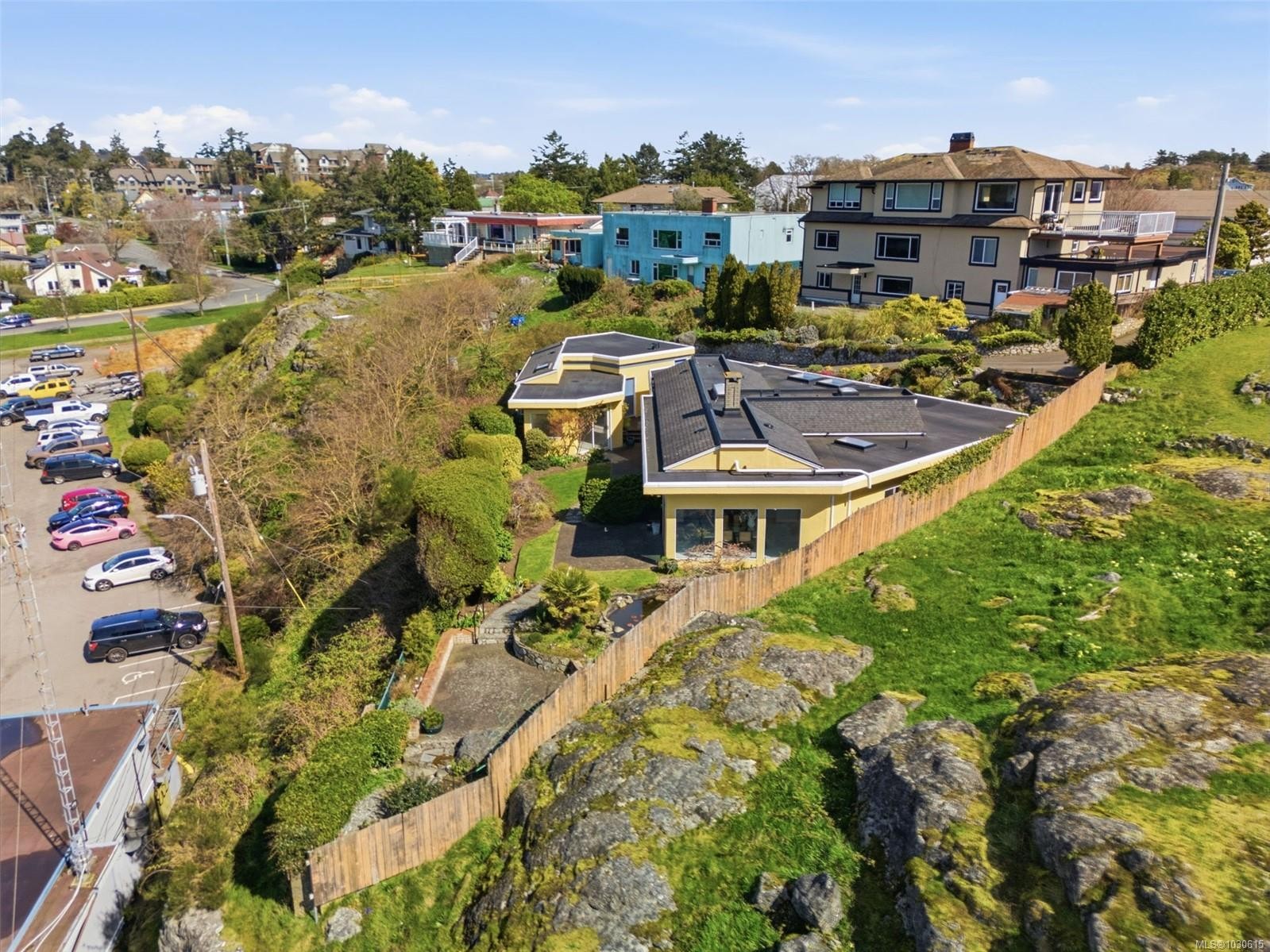 









312


Clifton

Terr,
Esquimalt,




BC
V9A 5X9

