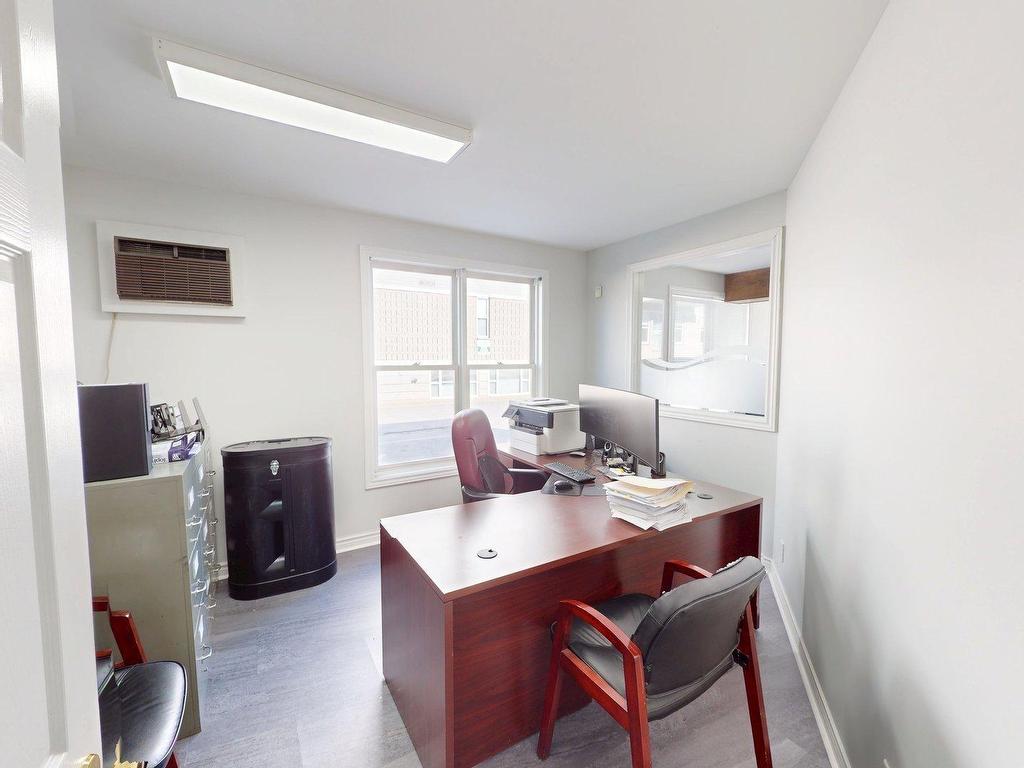 












165 Portland Street

,
Dartmouth,




NS
B2Y 1J2

