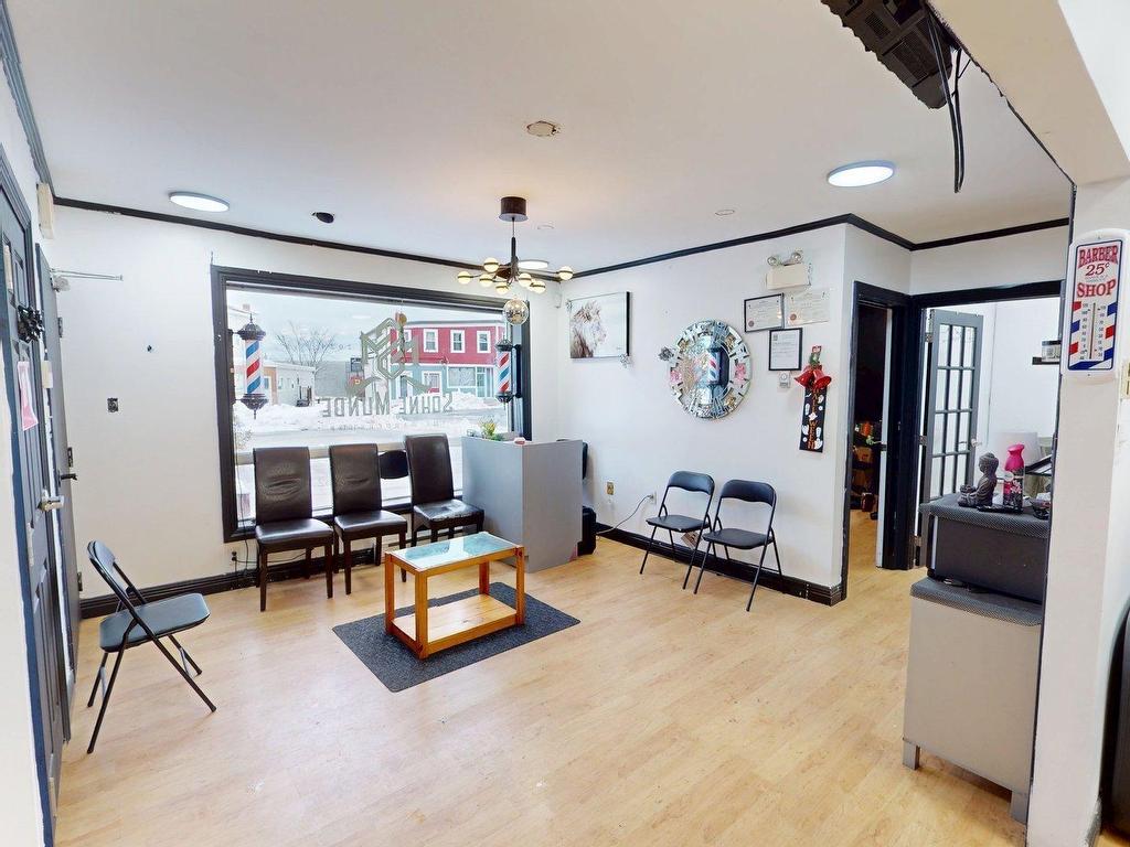 












163 Portland Street

,
Dartmouth,




NS
B2Y 1J2

