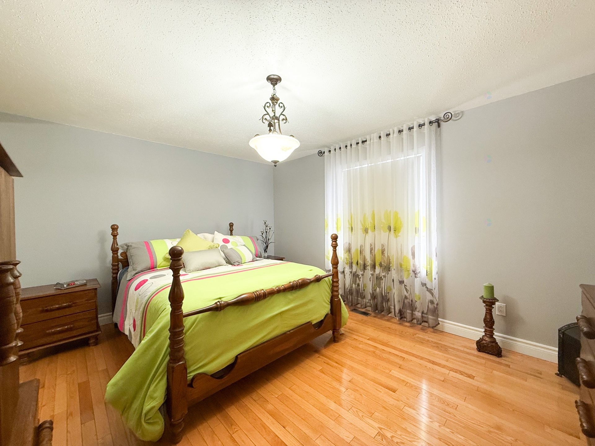 









136


Rue Thérèse

,
Gatineau (Gatineau),




QC
J8R3G8

