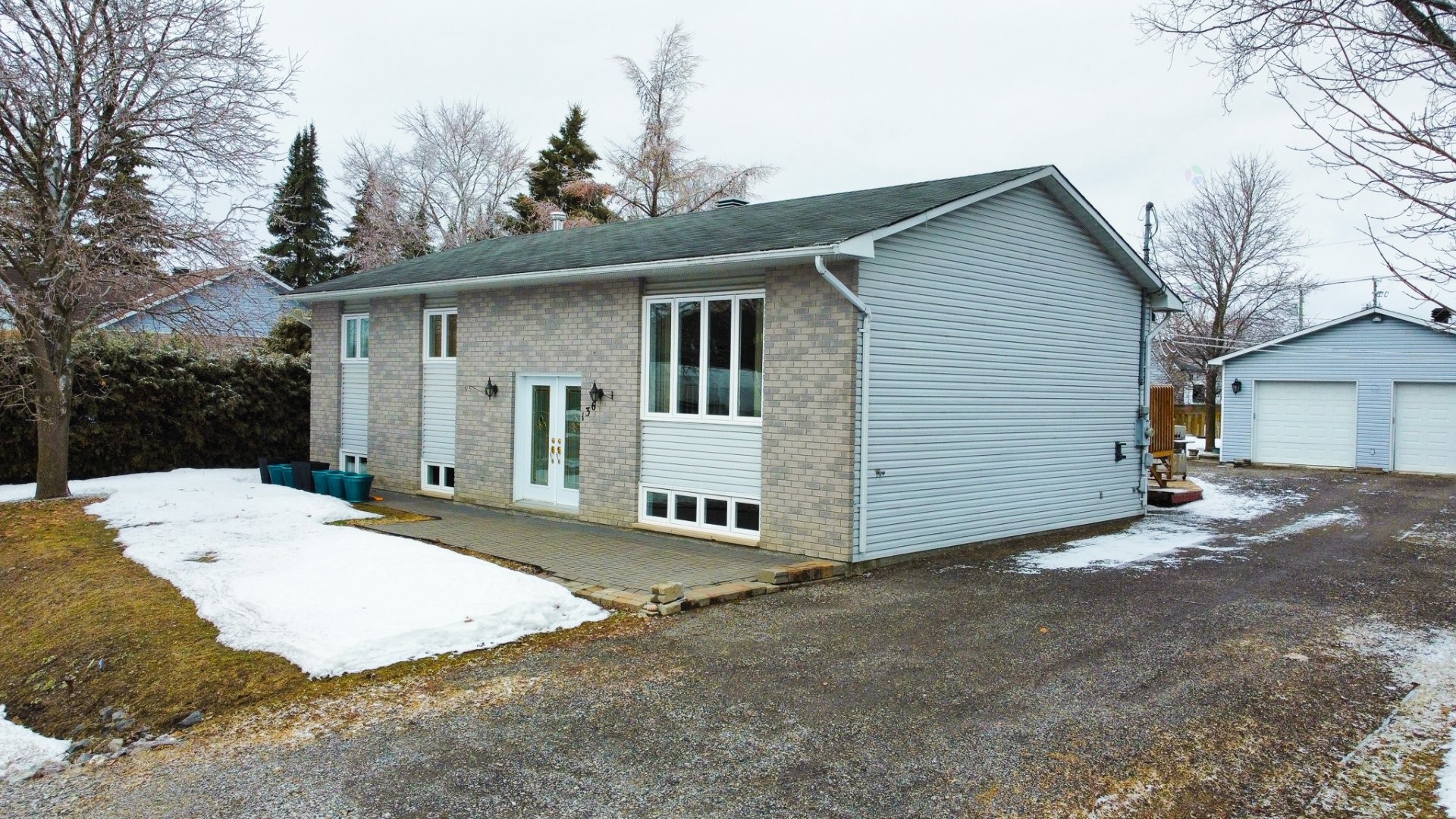 









136


Rue Thérèse

,
Gatineau (Gatineau),




QC
J8R3G8

