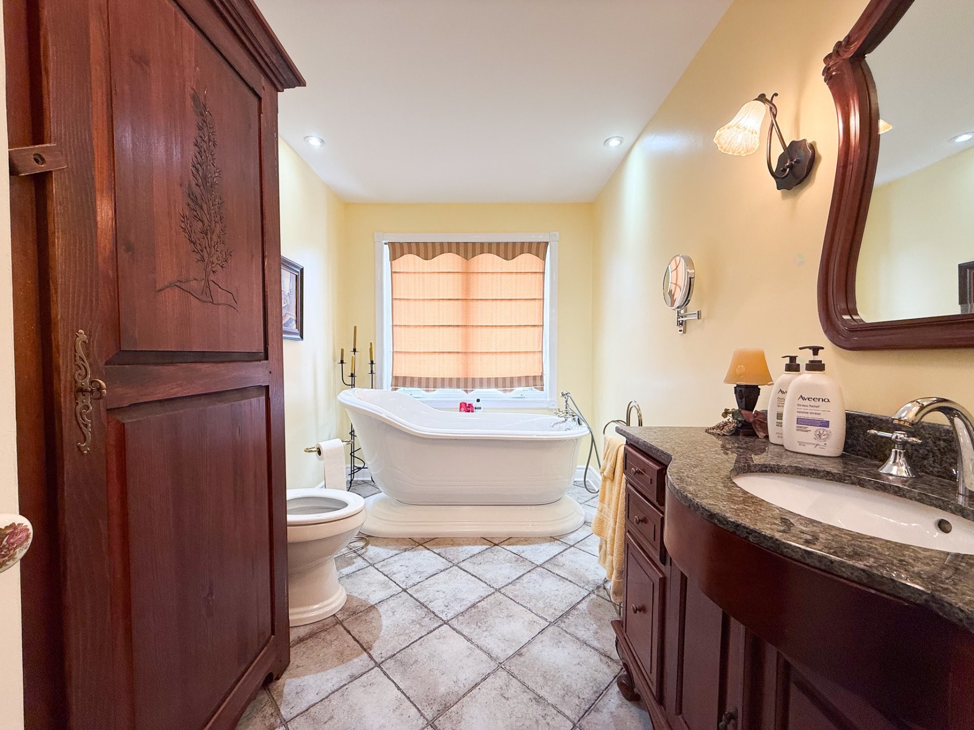 









136


Rue Thérèse

,
Gatineau (Gatineau),




QC
J8R3G8

