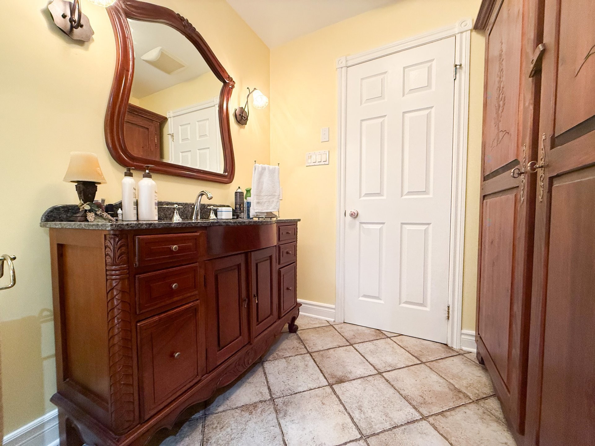 









136


Rue Thérèse

,
Gatineau (Gatineau),




QC
J8R3G8

