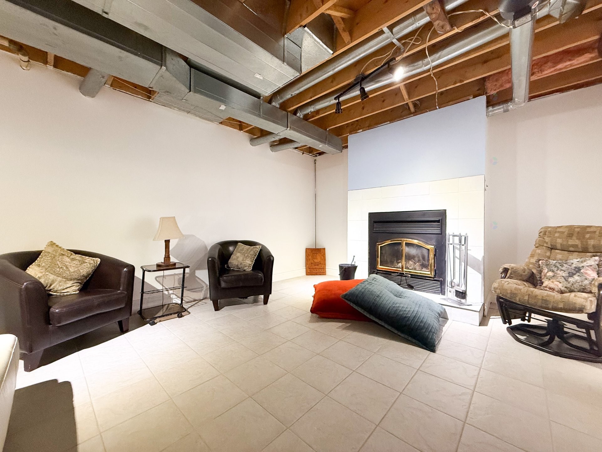 









136


Rue Thérèse

,
Gatineau (Gatineau),




QC
J8R3G8

