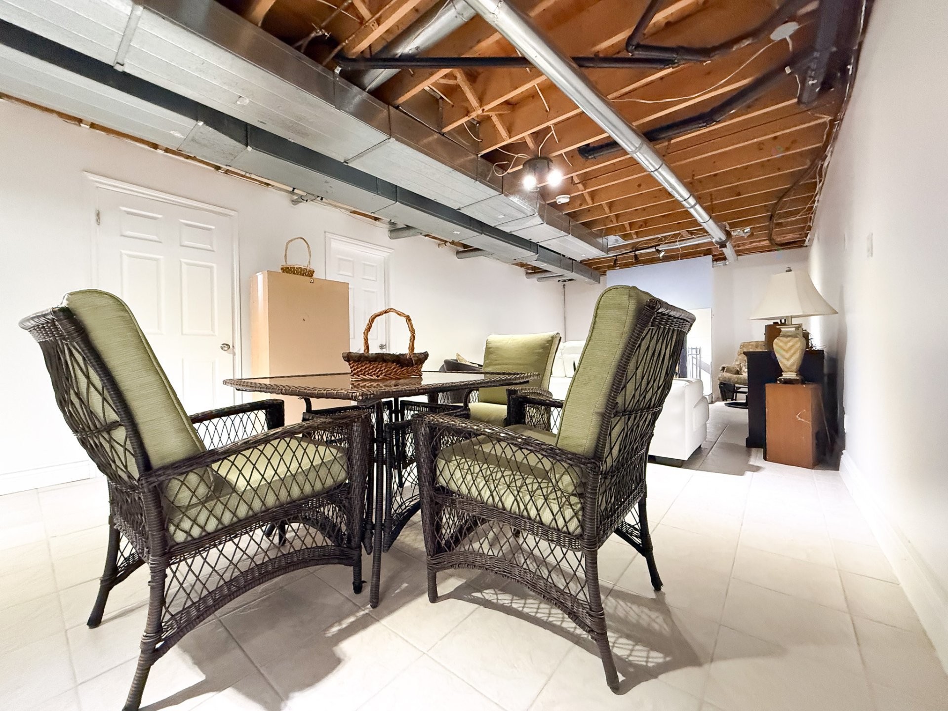 









136


Rue Thérèse

,
Gatineau (Gatineau),




QC
J8R3G8

