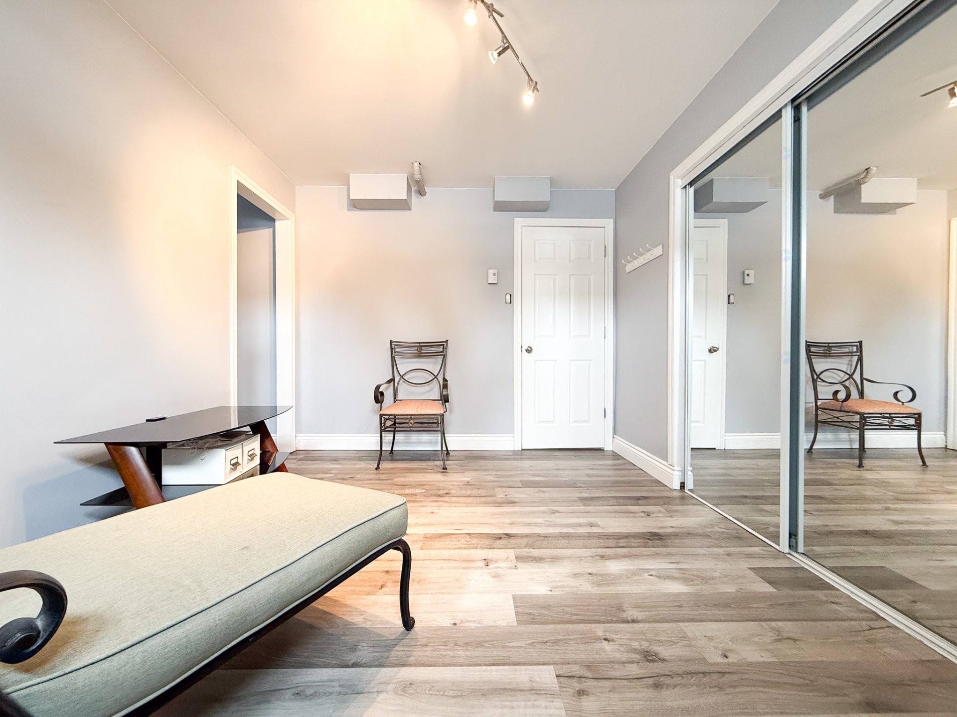 









136


Rue Thérèse

,
Gatineau (Gatineau),




QC
J8R3G8

