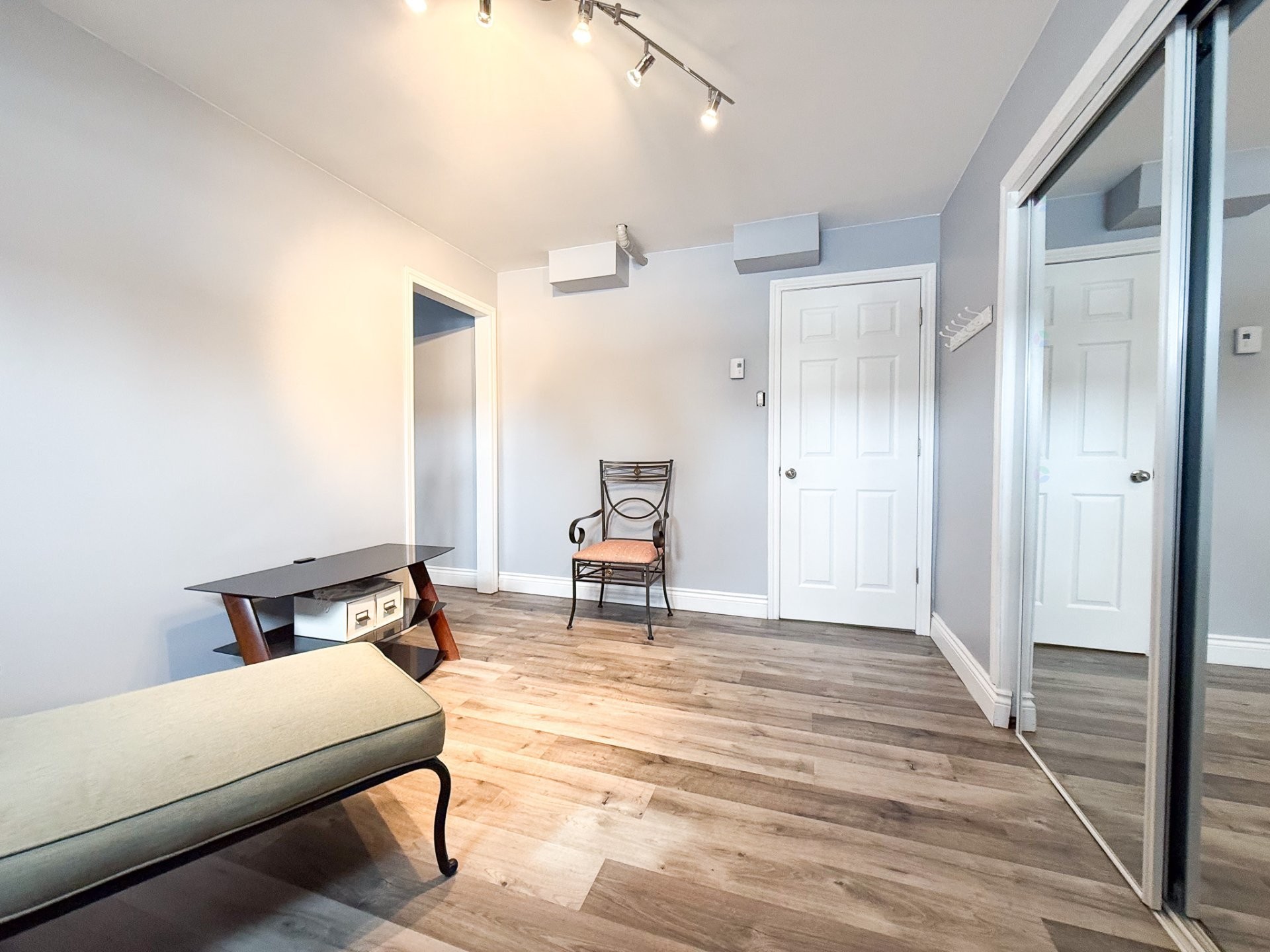 









136


Rue Thérèse

,
Gatineau (Gatineau),




QC
J8R3G8

