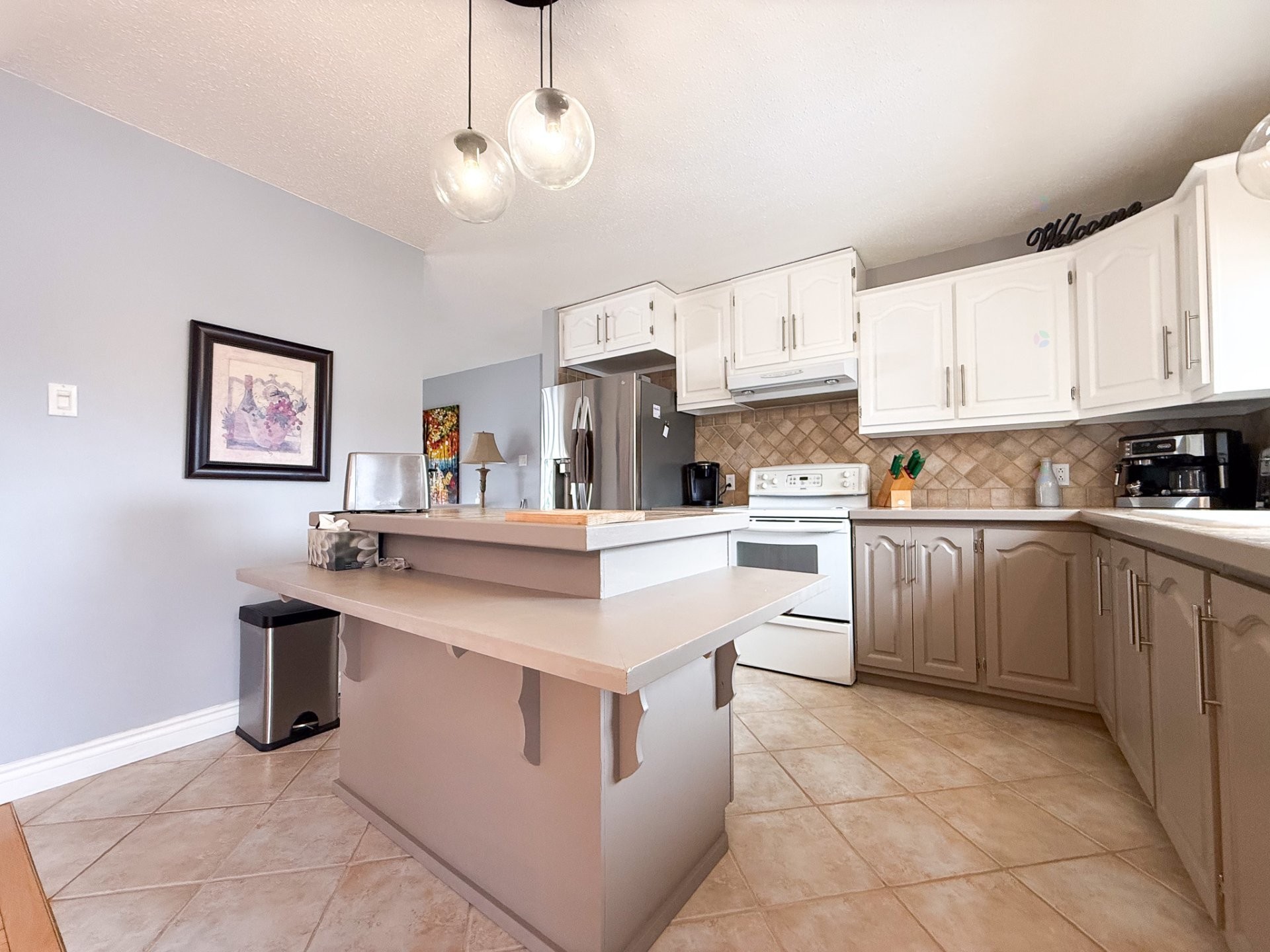 









136


Rue Thérèse

,
Gatineau (Gatineau),




QC
J8R3G8

