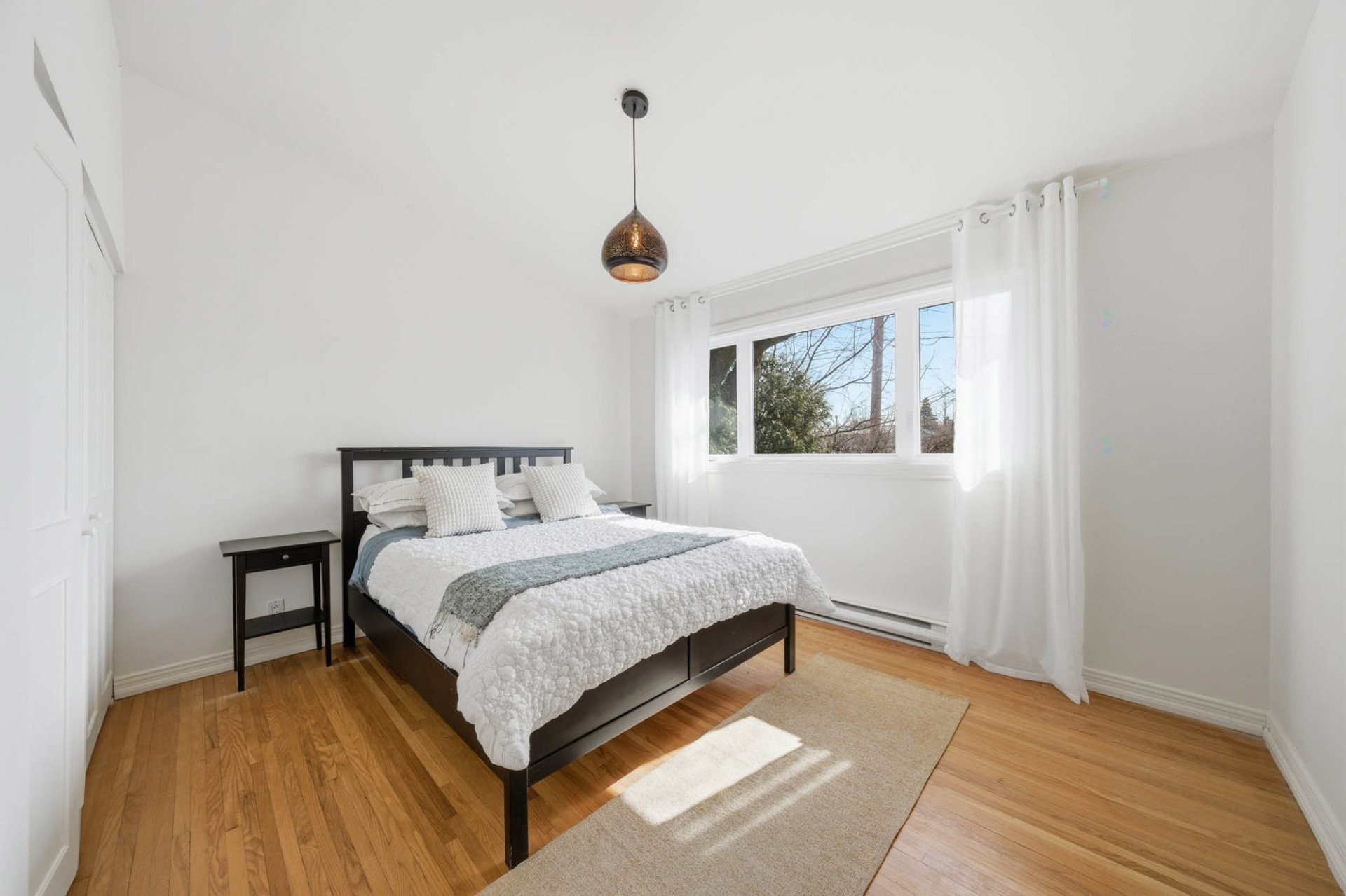 









27


Rue des Pins

,
Saint-Basile-le-Grand,




QC
J3N1L5

