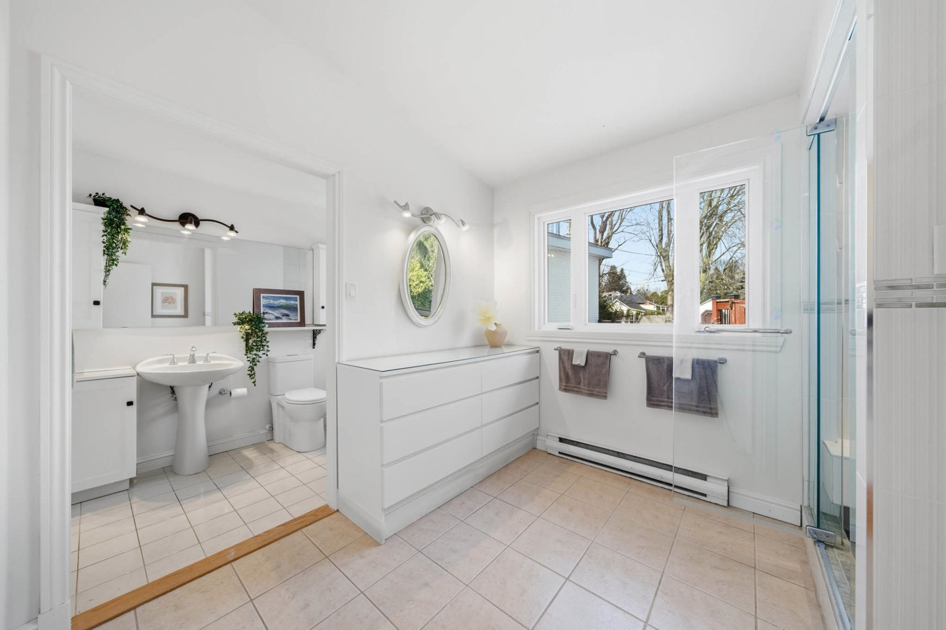 









27


Rue des Pins

,
Saint-Basile-le-Grand,




QC
J3N1L5

