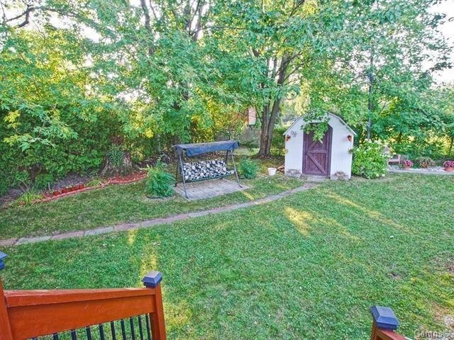 









27


Rue des Pins

,
Saint-Basile-le-Grand,




QC
J3N1L5

