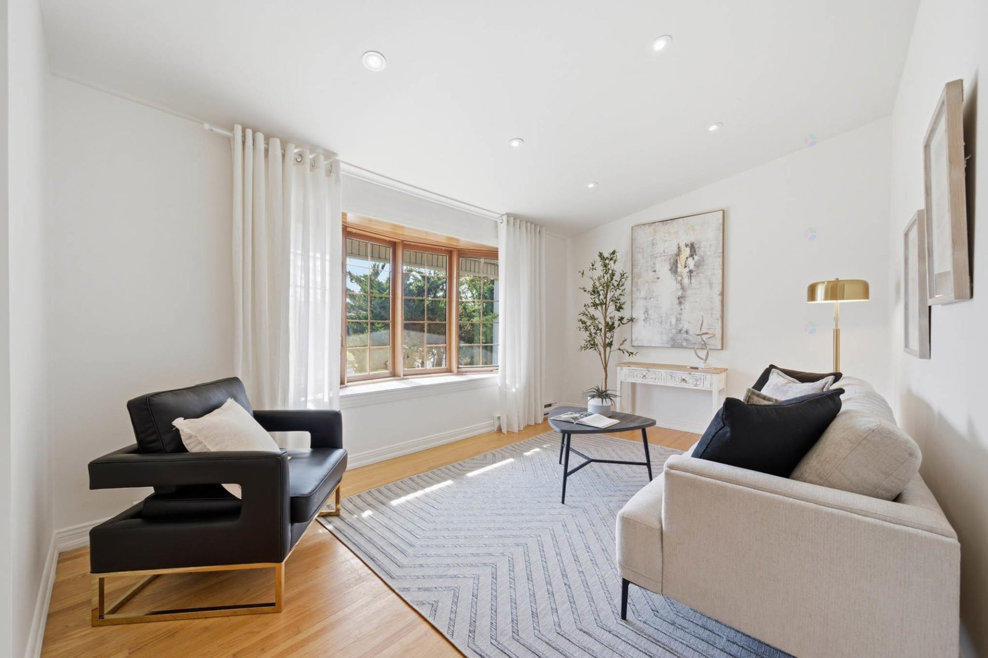 









27


Rue des Pins

,
Saint-Basile-le-Grand,




QC
J3N1L5

