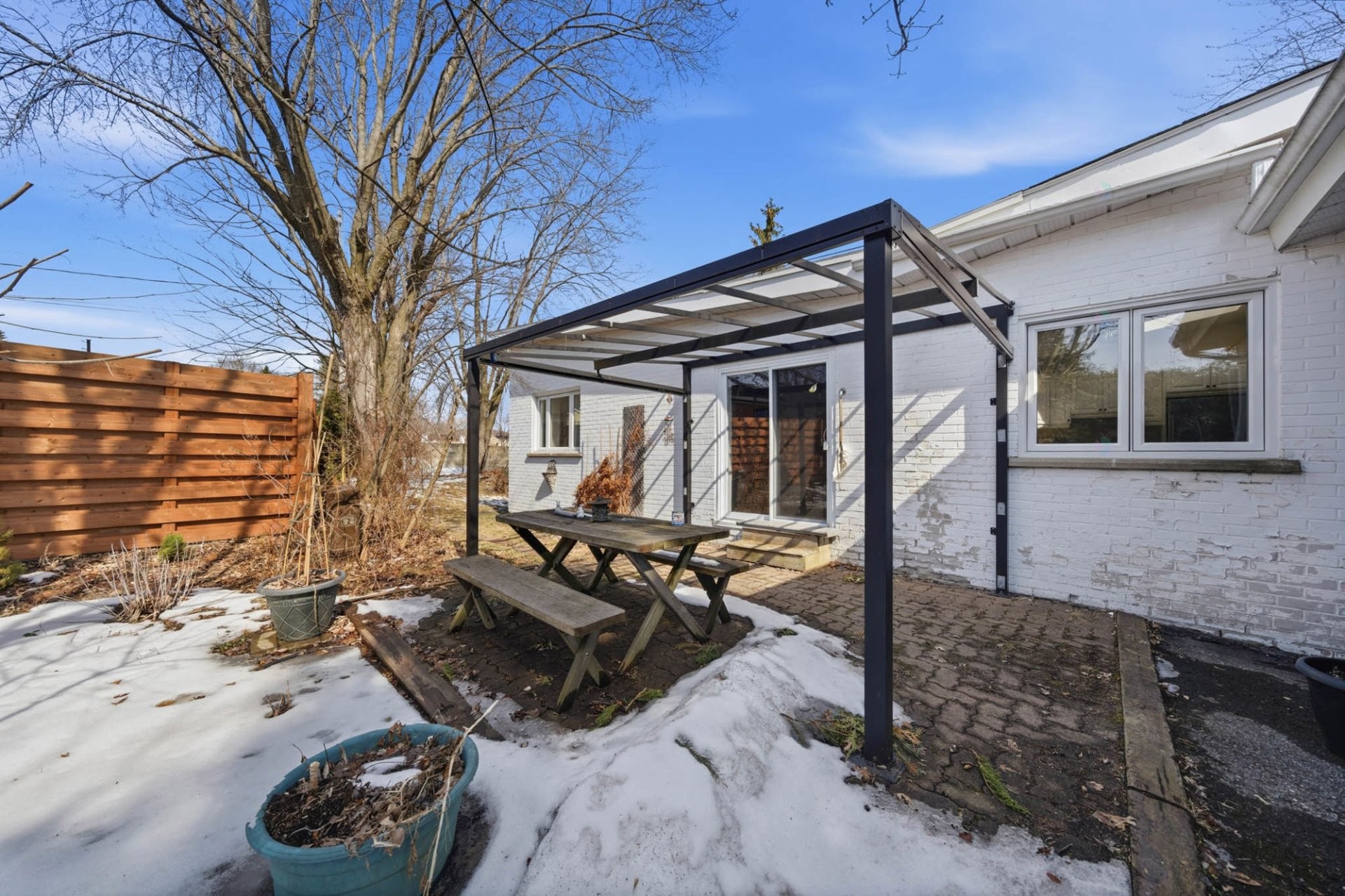 









27


Rue des Pins

,
Saint-Basile-le-Grand,




QC
J3N1L5

