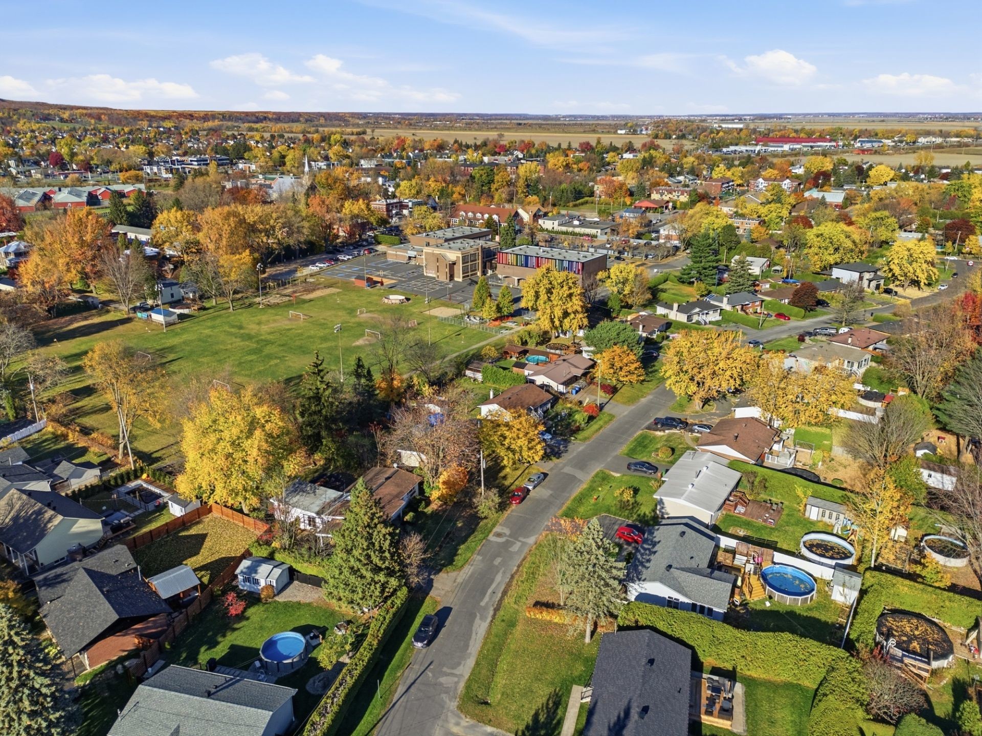 









27


Rue des Pins

,
Saint-Basile-le-Grand,




QC
J3N1L5

