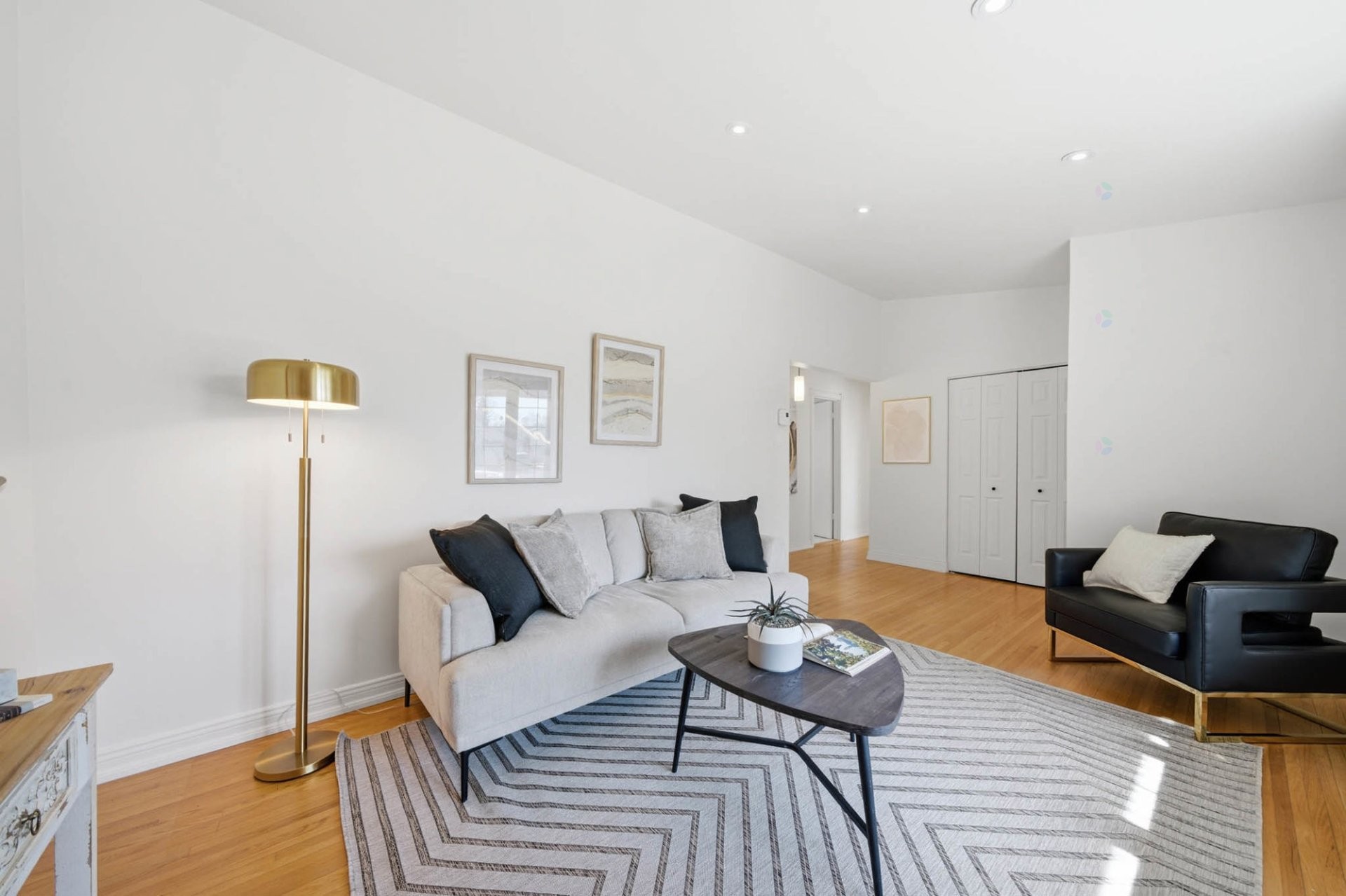 









27


Rue des Pins

,
Saint-Basile-le-Grand,




QC
J3N1L5

