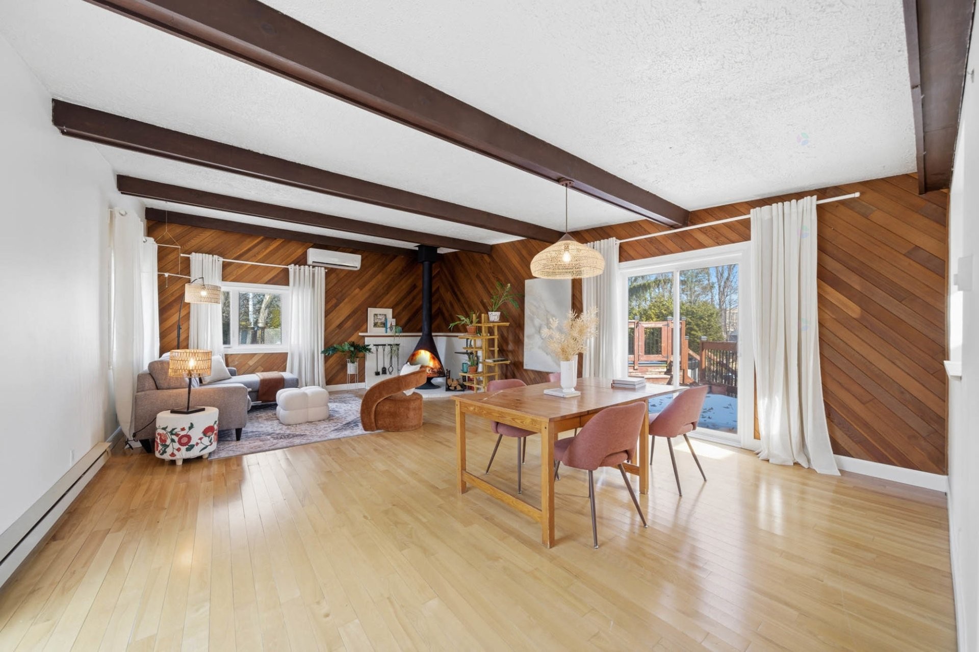 









27


Rue des Pins

,
Saint-Basile-le-Grand,




QC
J3N1L5

