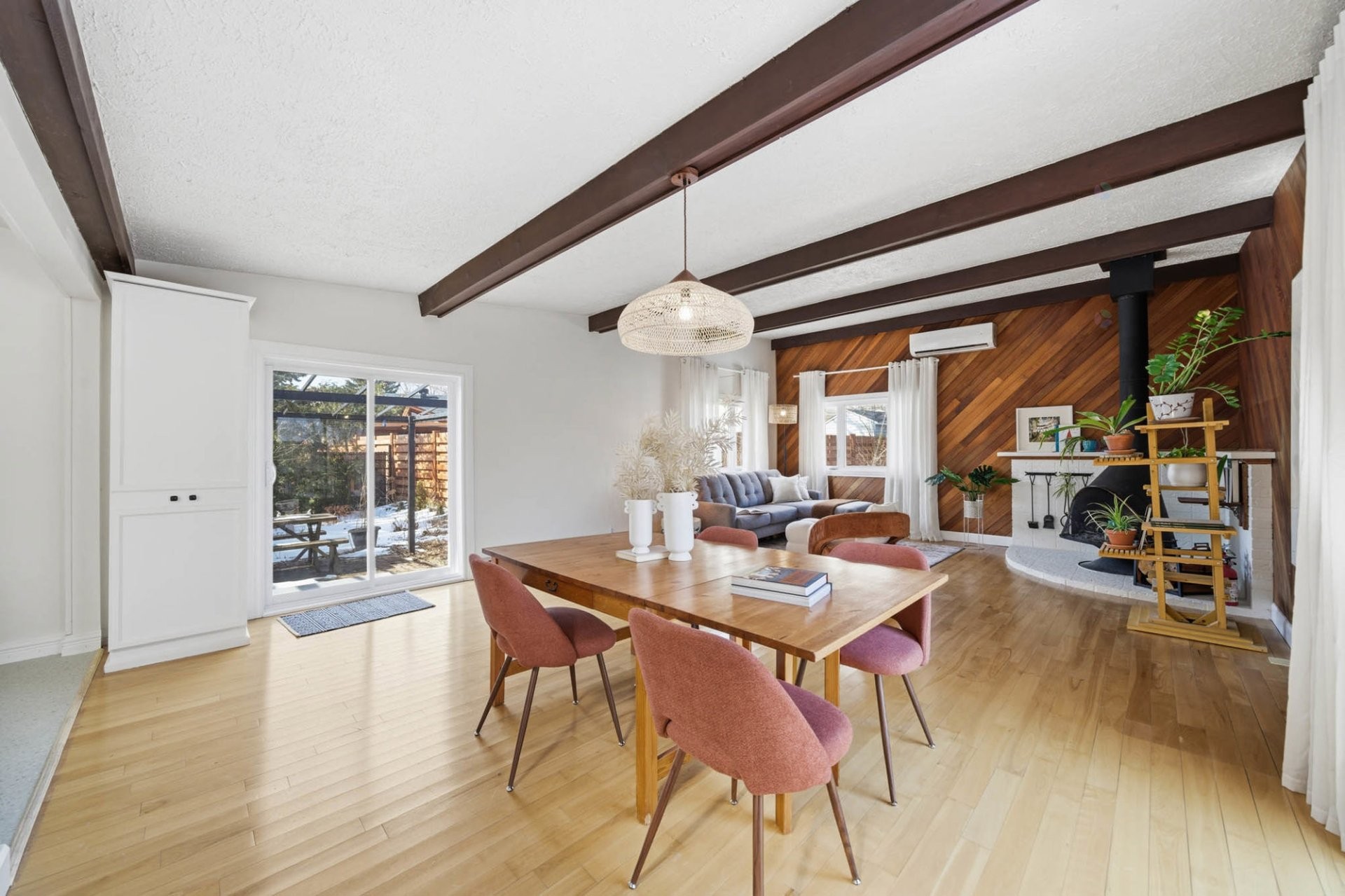 









27


Rue des Pins

,
Saint-Basile-le-Grand,




QC
J3N1L5

