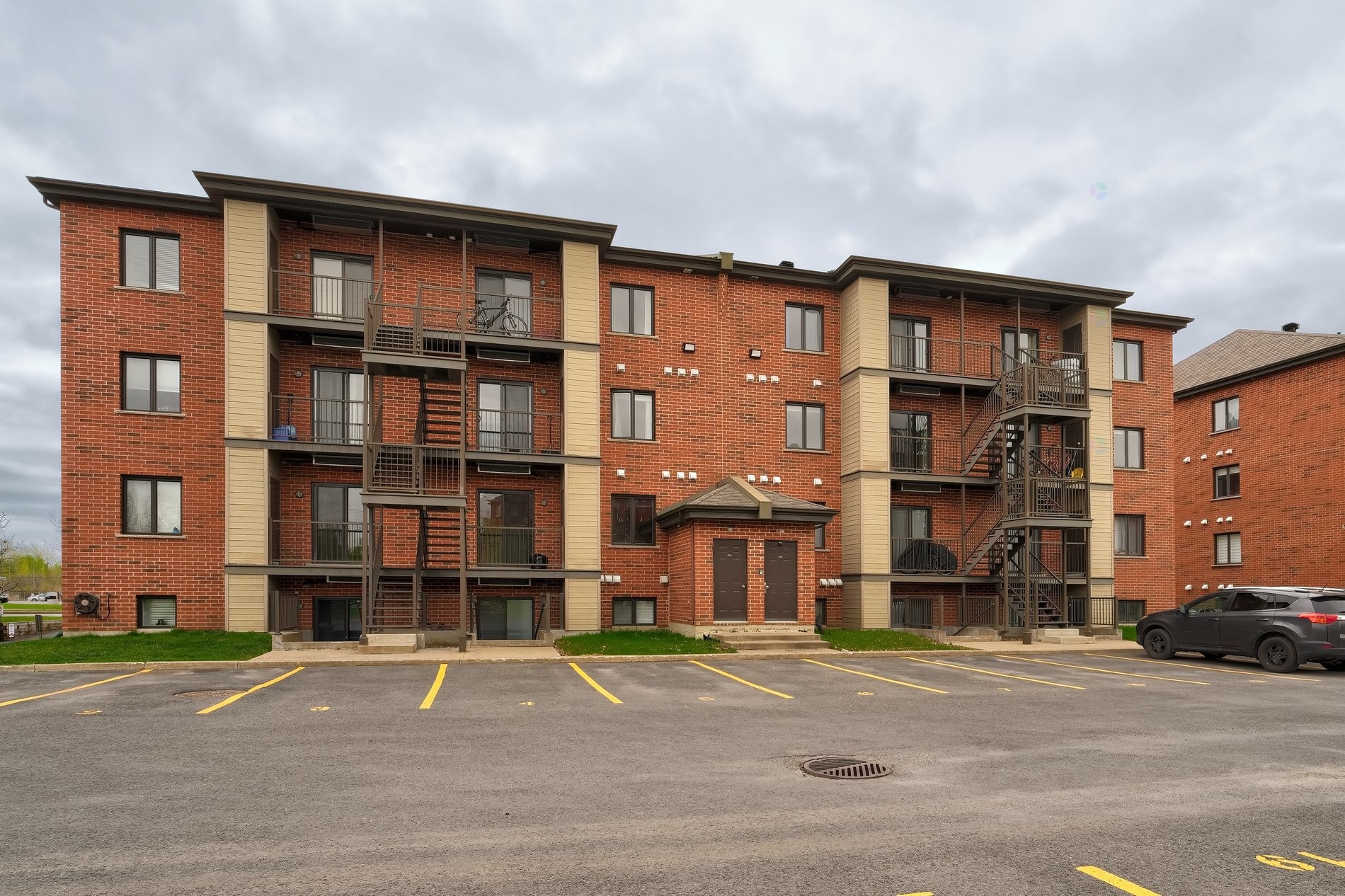 









7220


Boul. Cousineau

, 3,
Longueuil (Saint-Hubert),




QC
J3Y0H9

