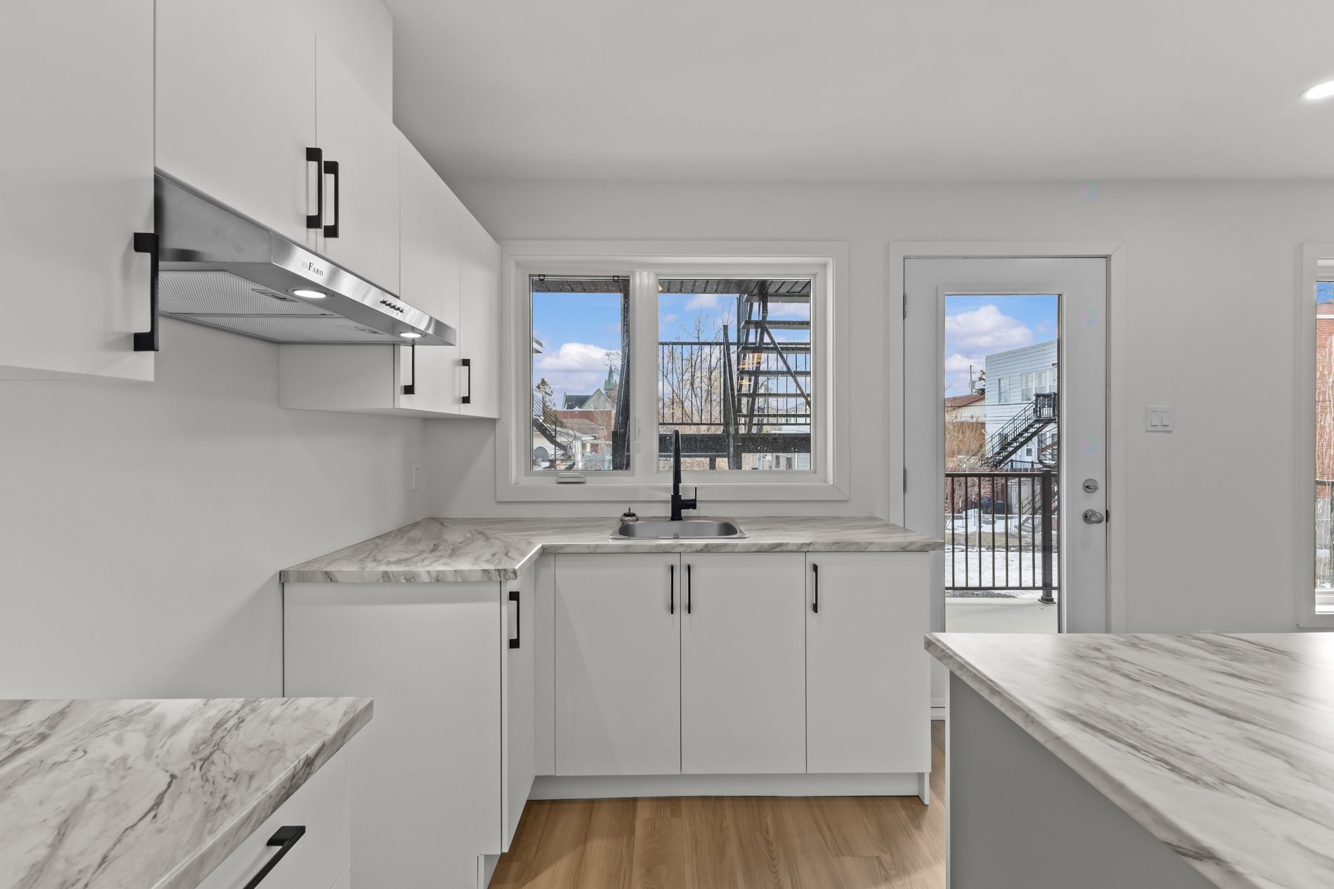 









855

 - 859


Rue Sherbrooke

,
Montréal (Lachine),




QC
H8S1H3

