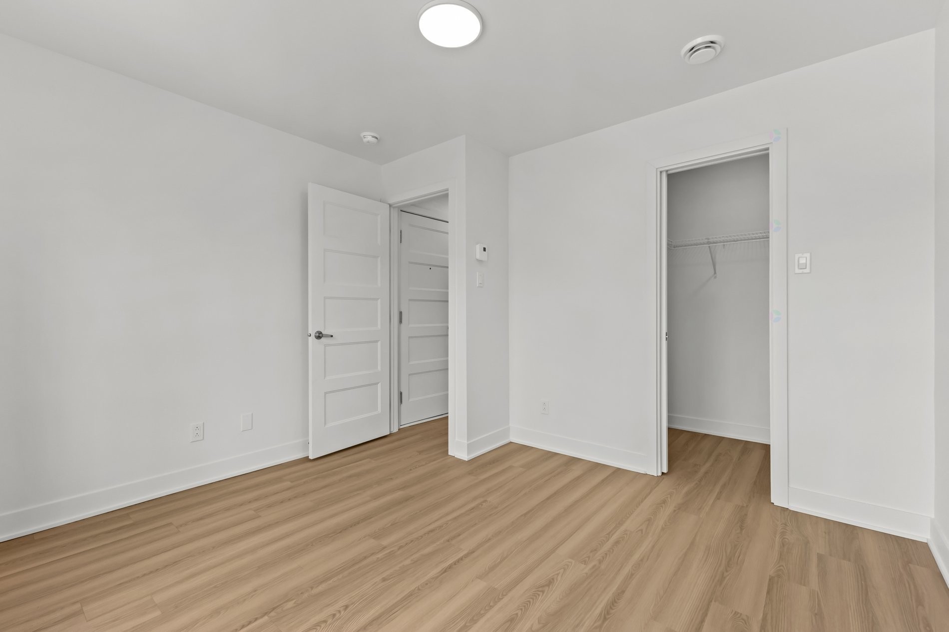 









855

 - 859


Rue Sherbrooke

,
Montréal (Lachine),




QC
H8S1H3

