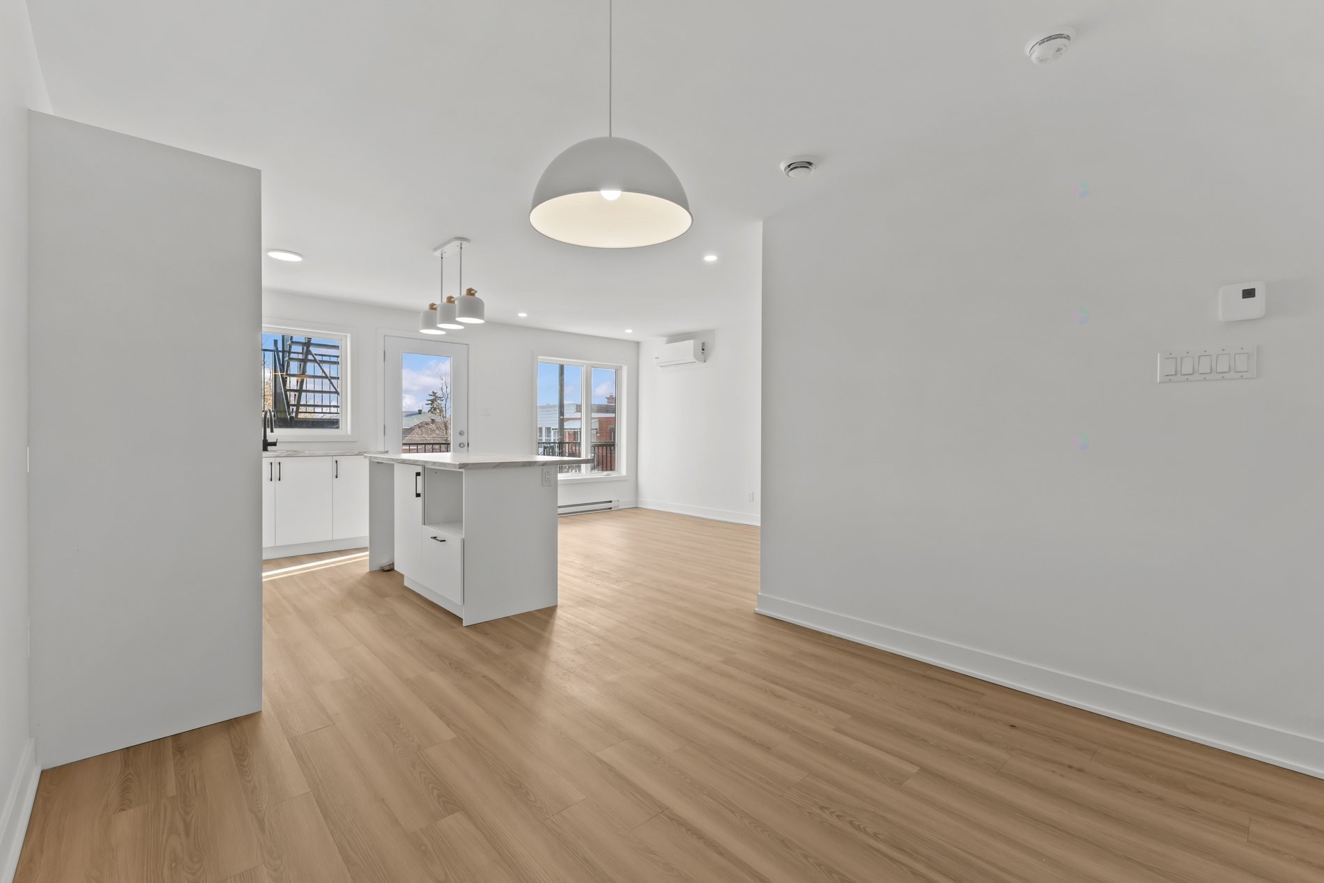 









855

 - 859


Rue Sherbrooke

,
Montréal (Lachine),




QC
H8S1H3

