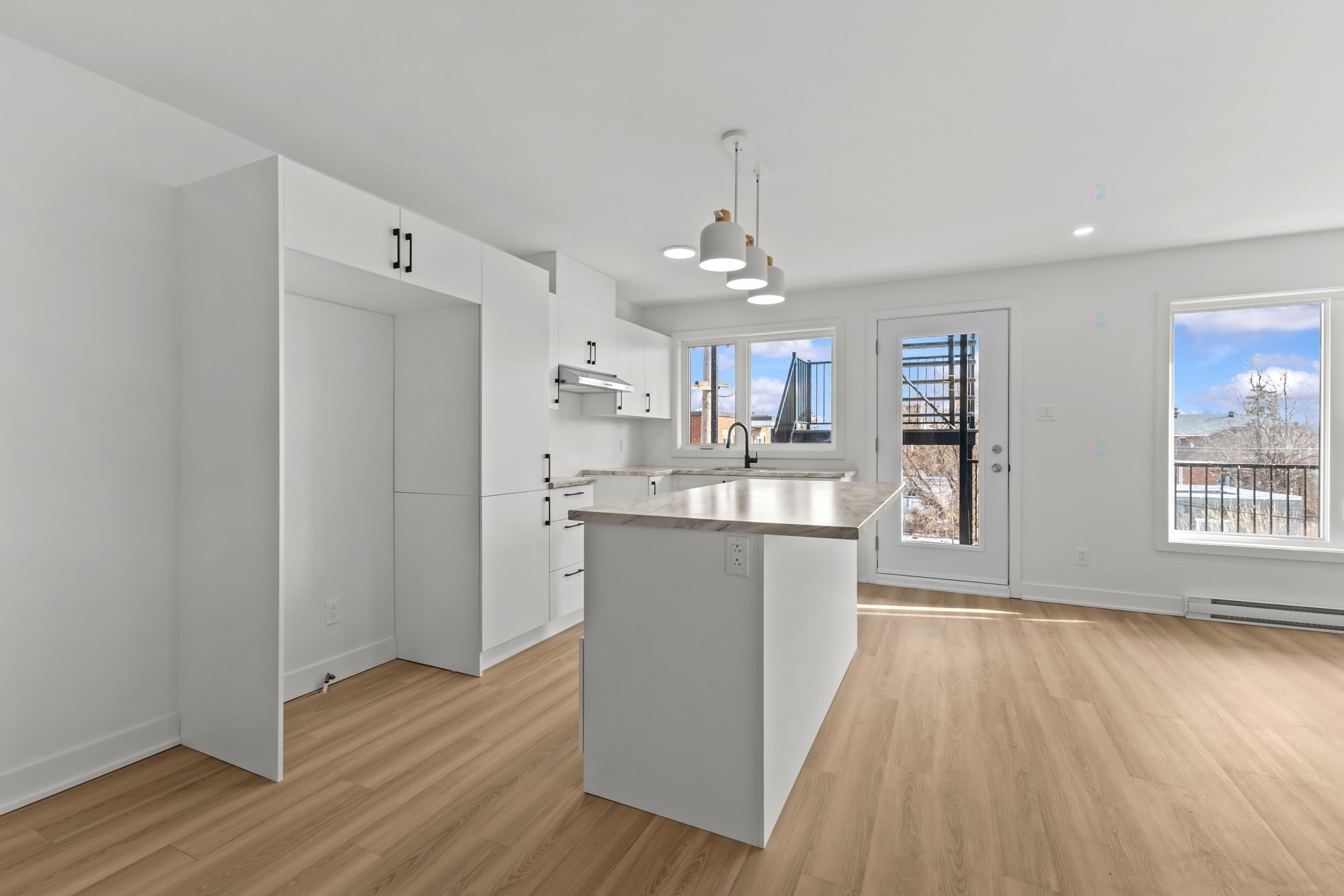 









855

 - 859


Rue Sherbrooke

,
Montréal (Lachine),




QC
H8S1H3

