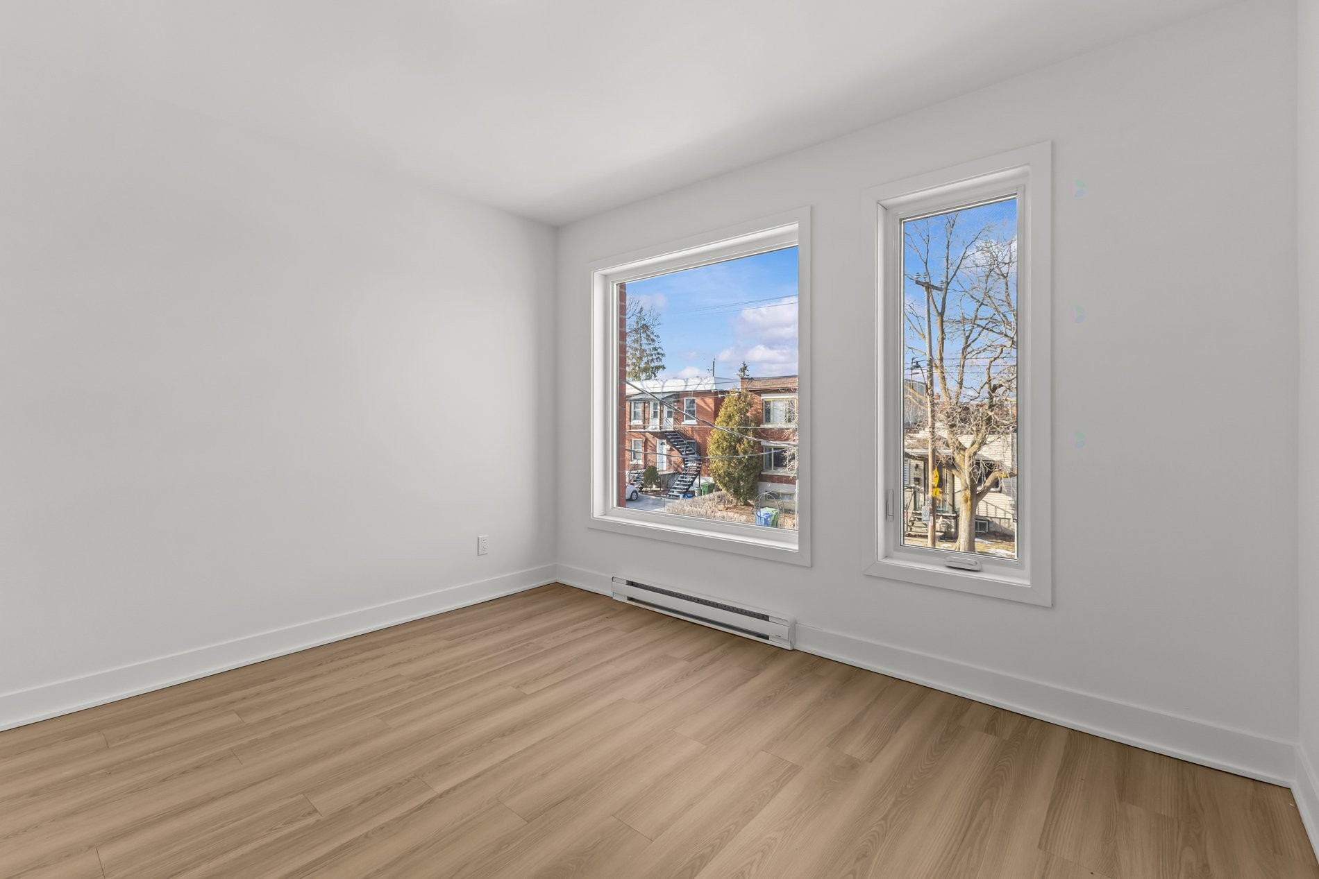 









855

 - 859


Rue Sherbrooke

,
Montréal (Lachine),




QC
H8S1H3

