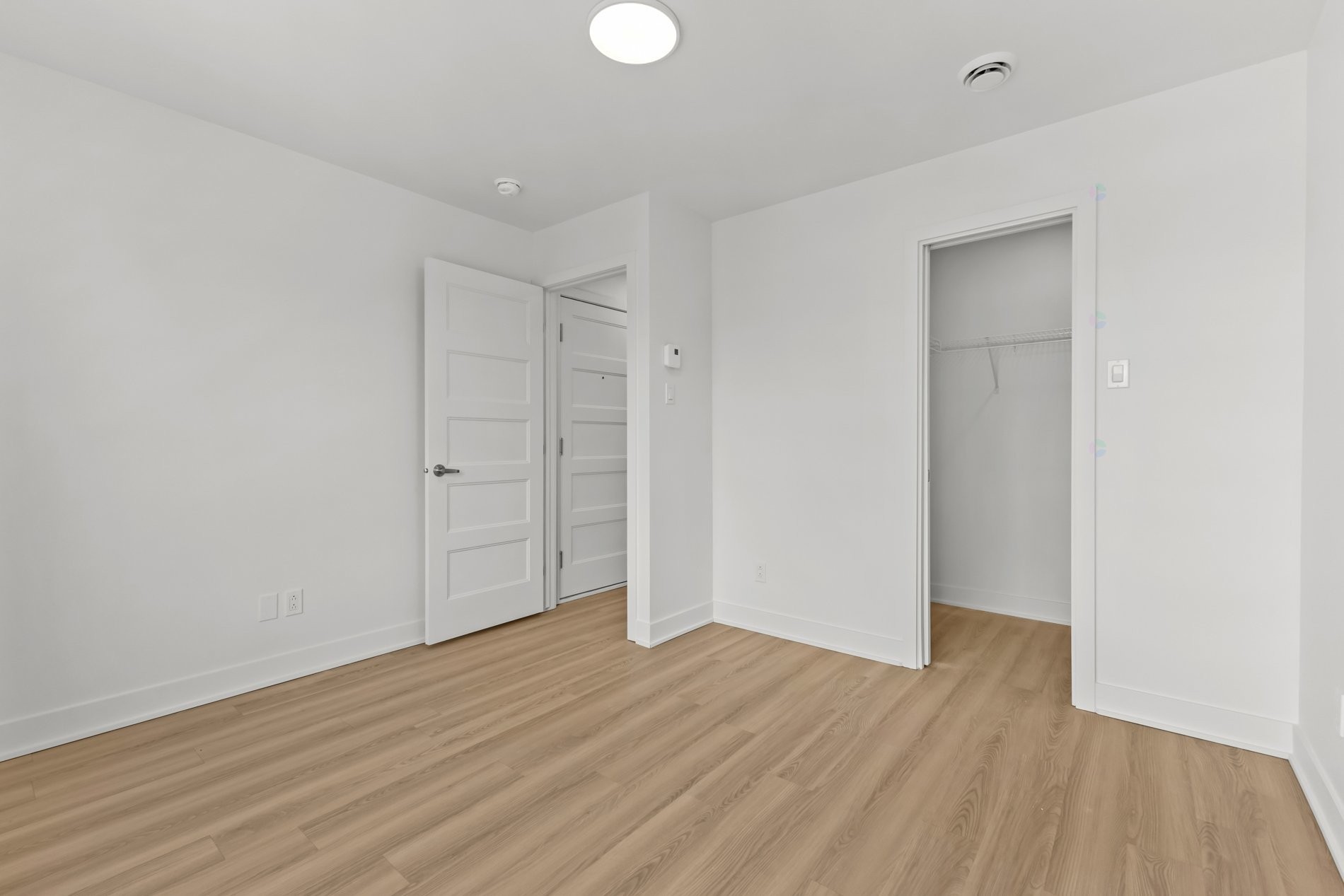 









855

 - 859


Rue Sherbrooke

,
Montréal (Lachine),




QC
H8S1H3

