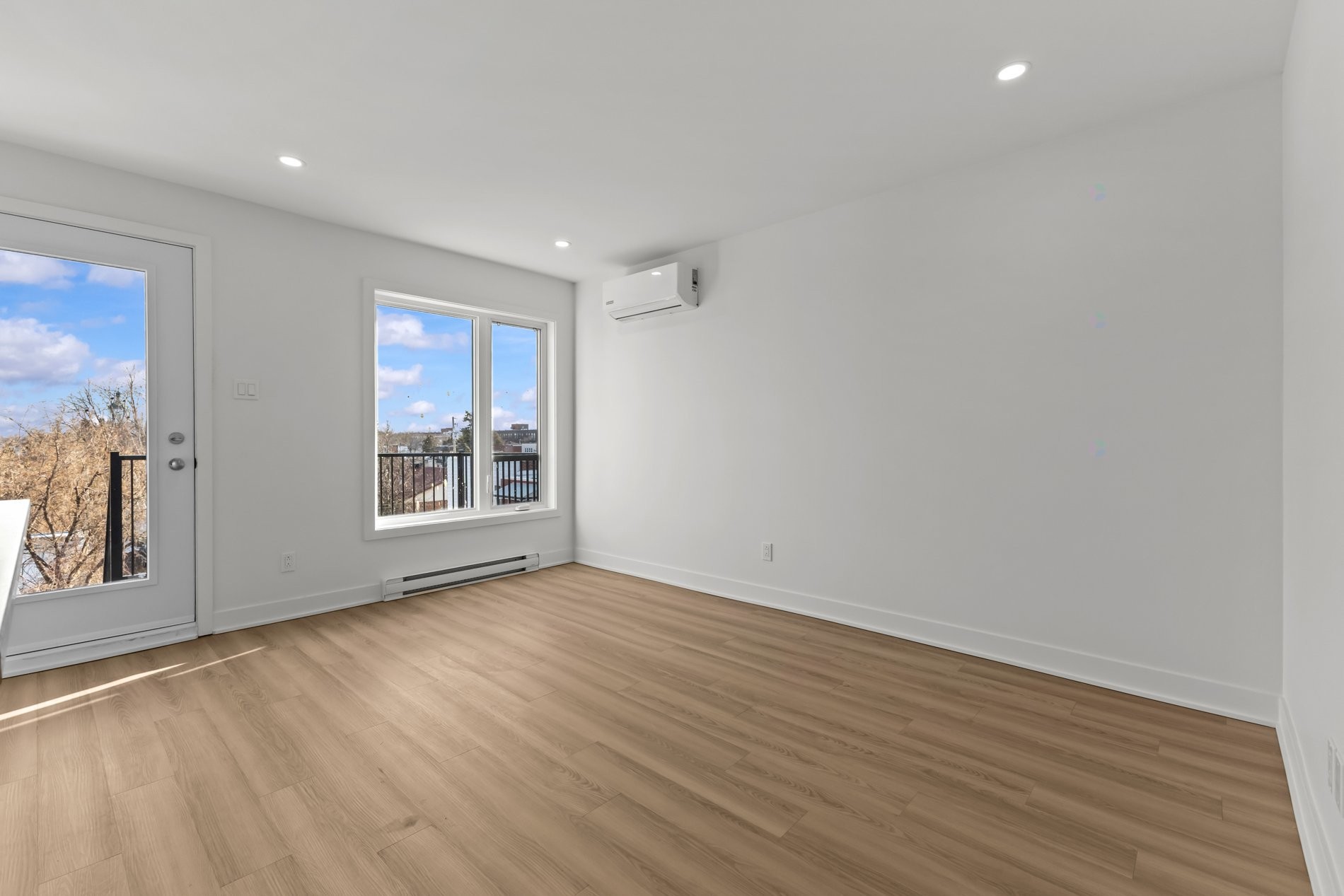 









855

 - 859


Rue Sherbrooke

,
Montréal (Lachine),




QC
H8S1H3

