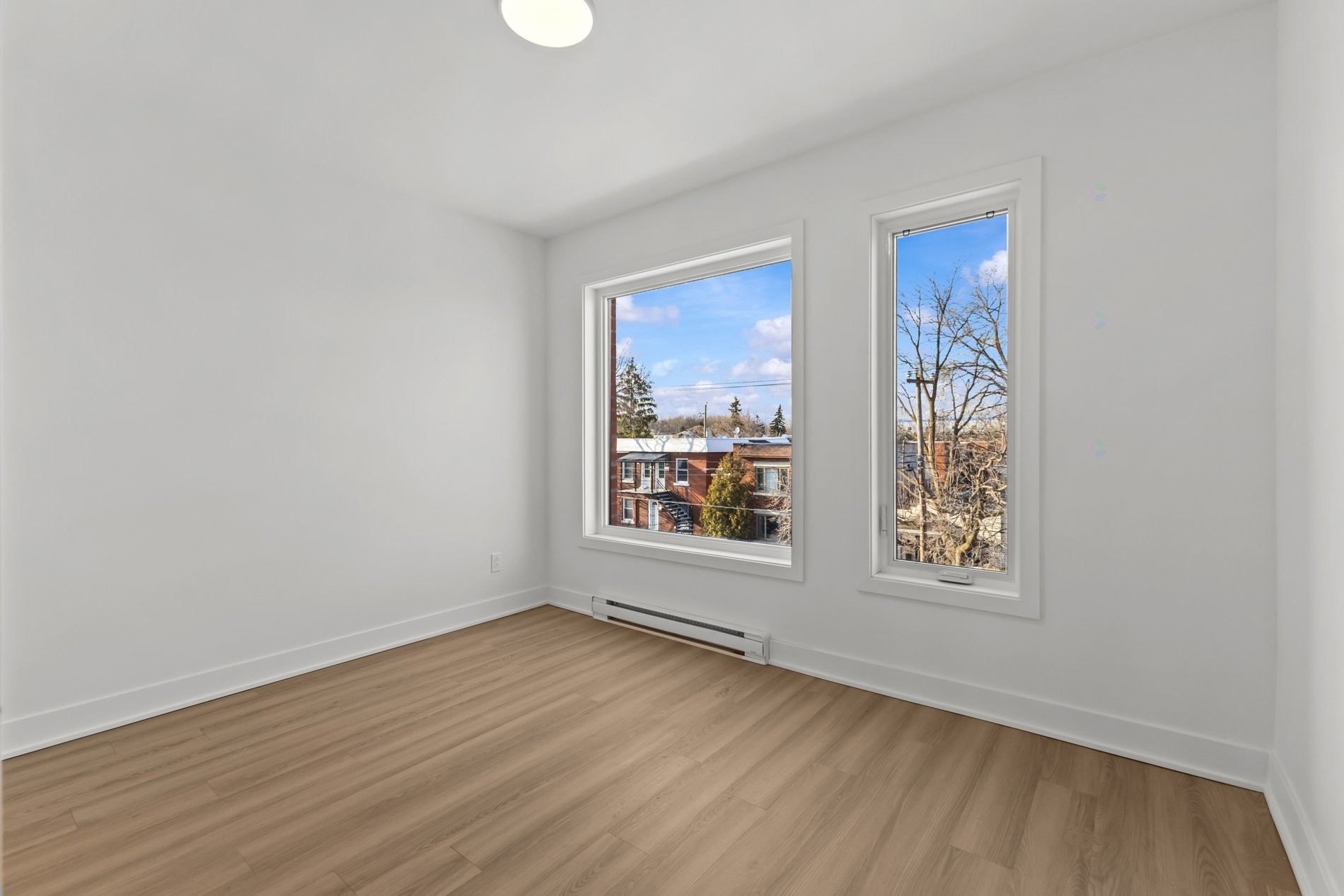 









855

 - 859


Rue Sherbrooke

,
Montréal (Lachine),




QC
H8S1H3

