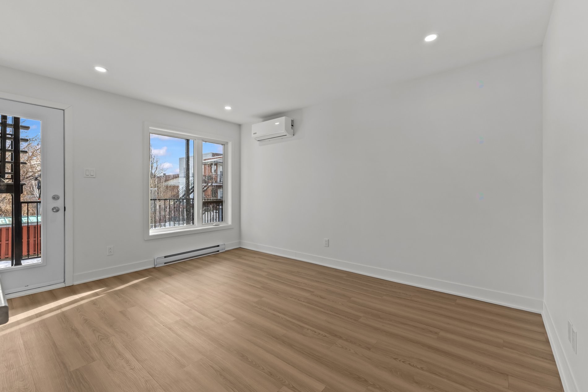 









855

 - 859


Rue Sherbrooke

,
Montréal (Lachine),




QC
H8S1H3

