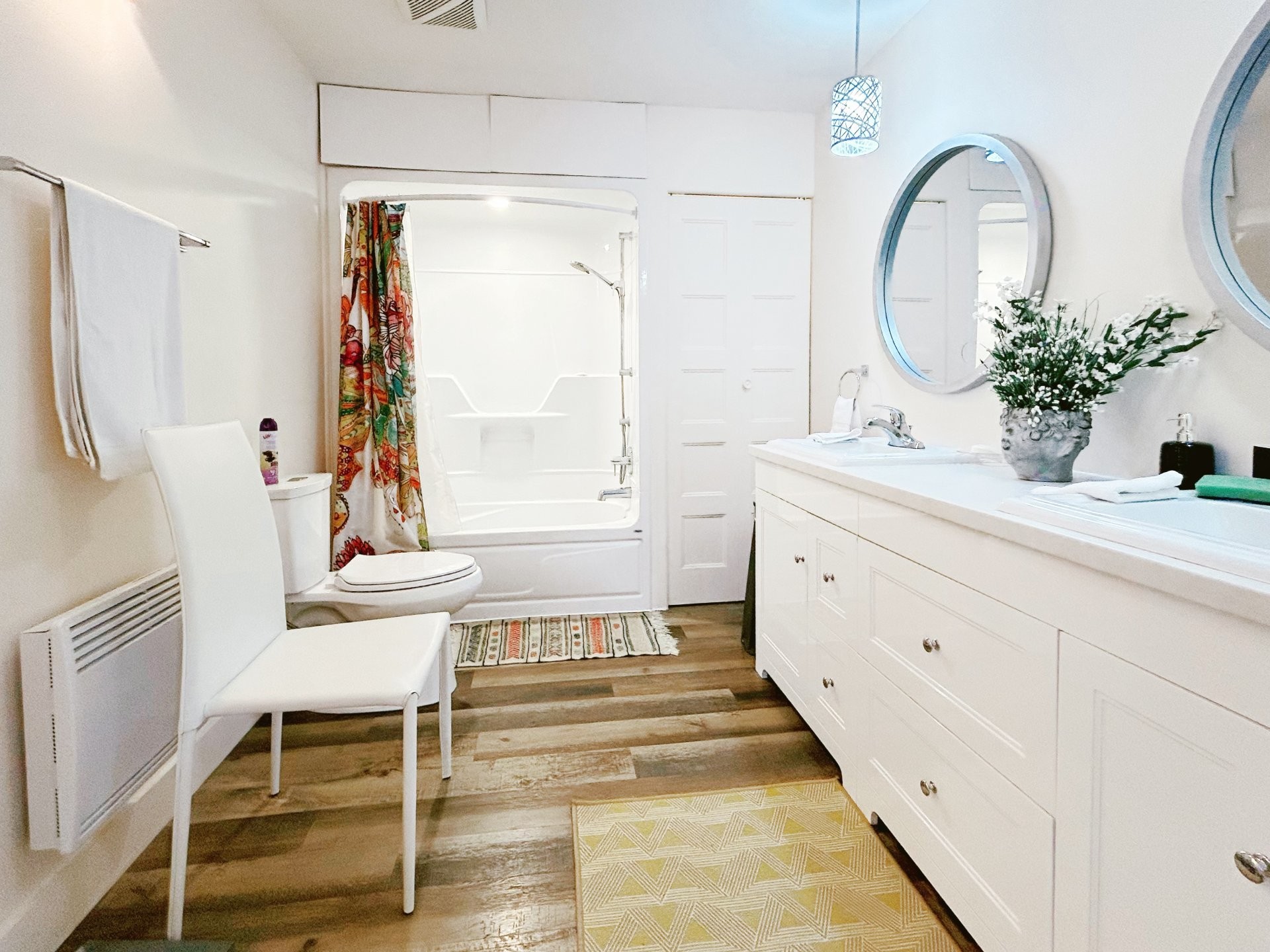 









58A


Av. du Havre-des-Neiges

,
Saint-Sauveur,




QC
J0R1R4

