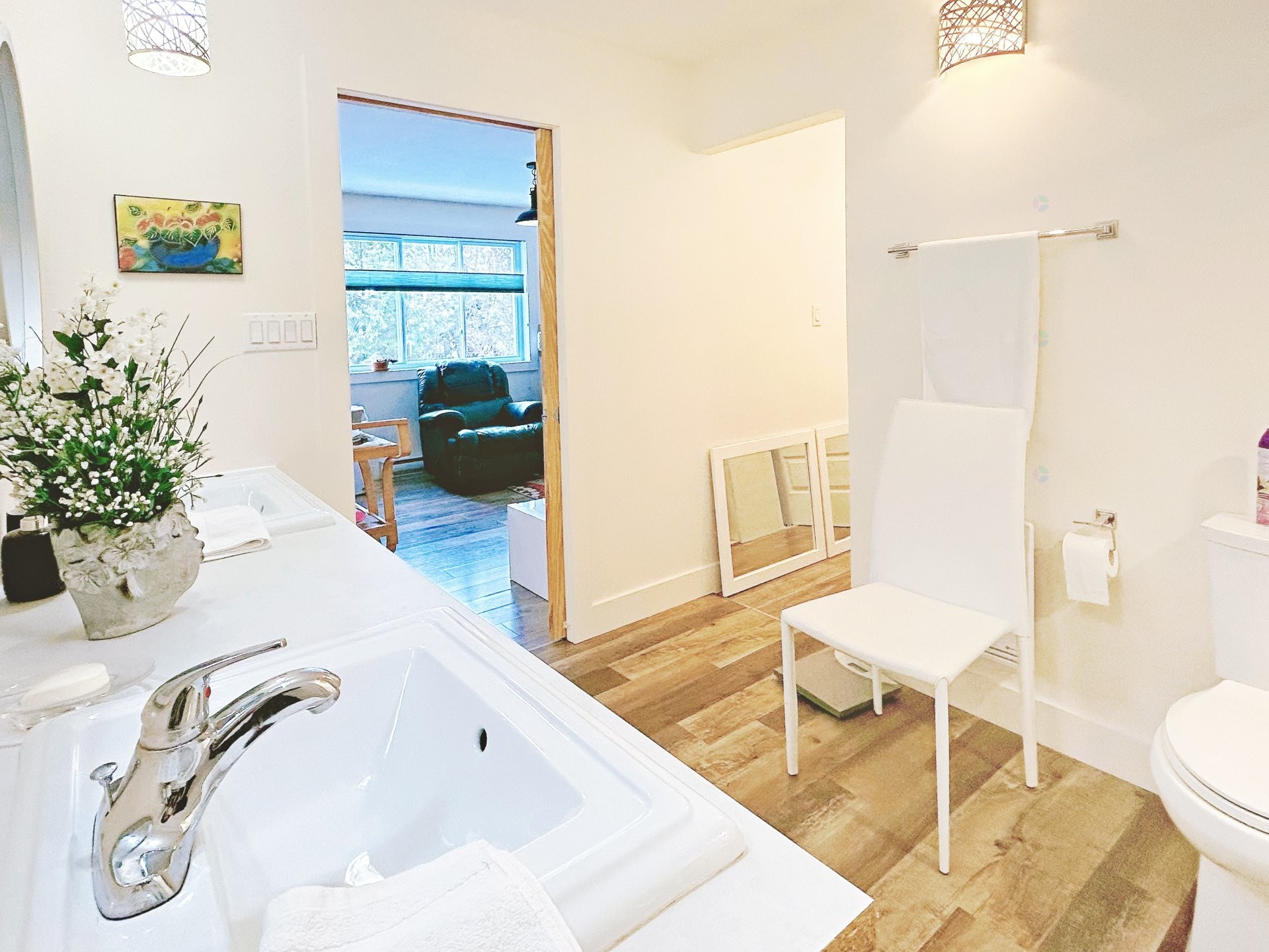 









58A


Av. du Havre-des-Neiges

,
Saint-Sauveur,




QC
J0R1R4

