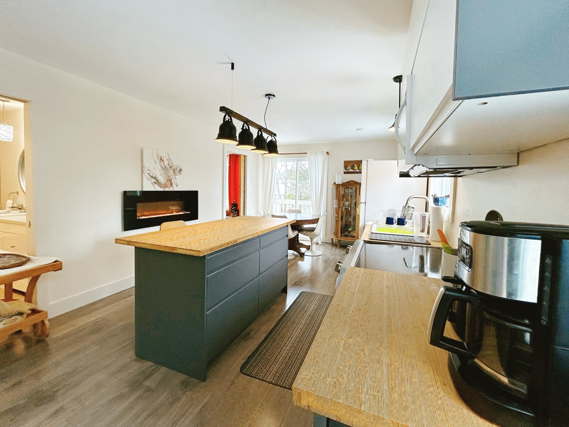 









58A


Av. du Havre-des-Neiges

,
Saint-Sauveur,




QC
J0R1R4

