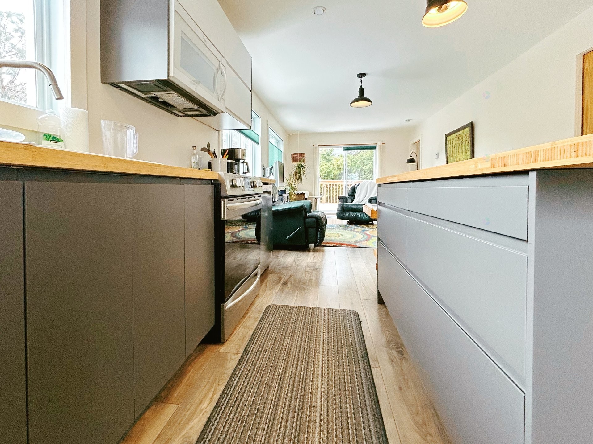 









58A


Av. du Havre-des-Neiges

,
Saint-Sauveur,




QC
J0R1R4

