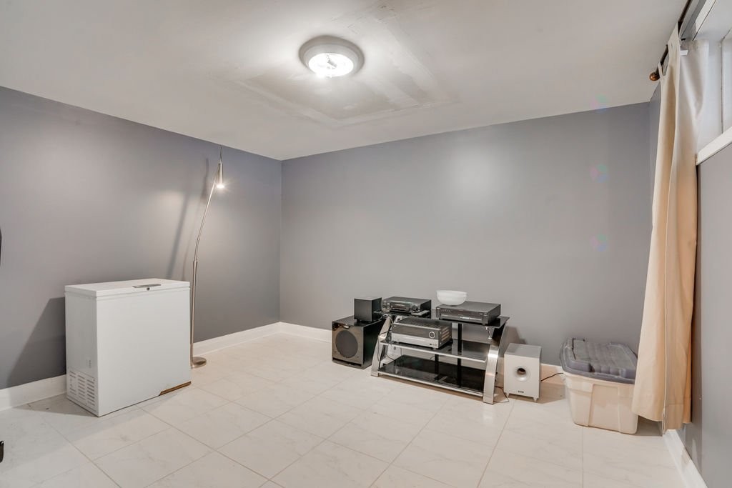 









1294


Rue d'Alma

,
Gatineau (Gatineau),




QC
J8R3J4

