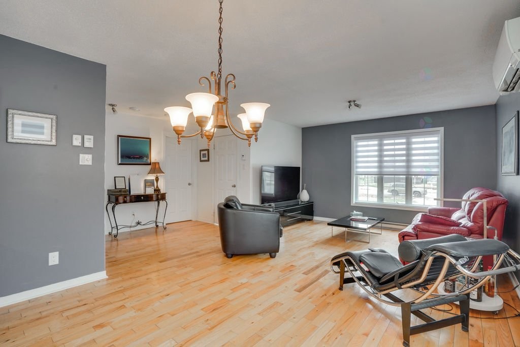 









1294


Rue d'Alma

,
Gatineau (Gatineau),




QC
J8R3J4

