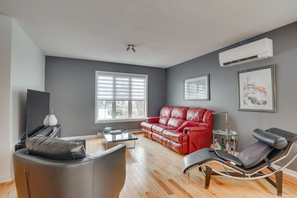 









1294


Rue d'Alma

,
Gatineau (Gatineau),




QC
J8R3J4

