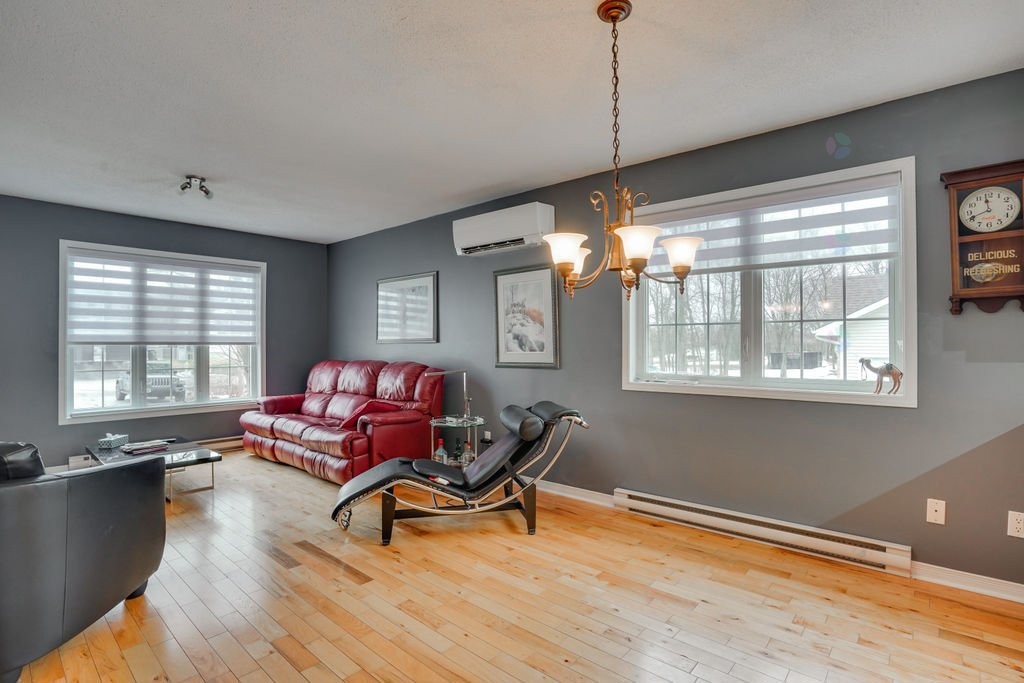 









1294


Rue d'Alma

,
Gatineau (Gatineau),




QC
J8R3J4

