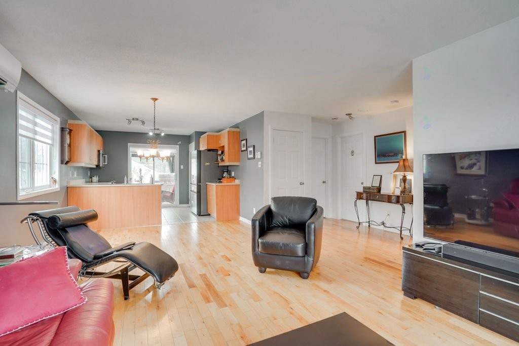 









1294


Rue d'Alma

,
Gatineau (Gatineau),




QC
J8R3J4

