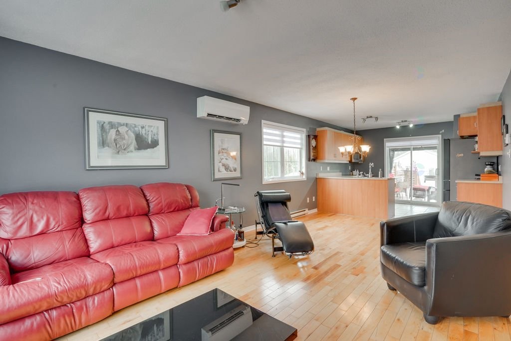 









1294


Rue d'Alma

,
Gatineau (Gatineau),




QC
J8R3J4

